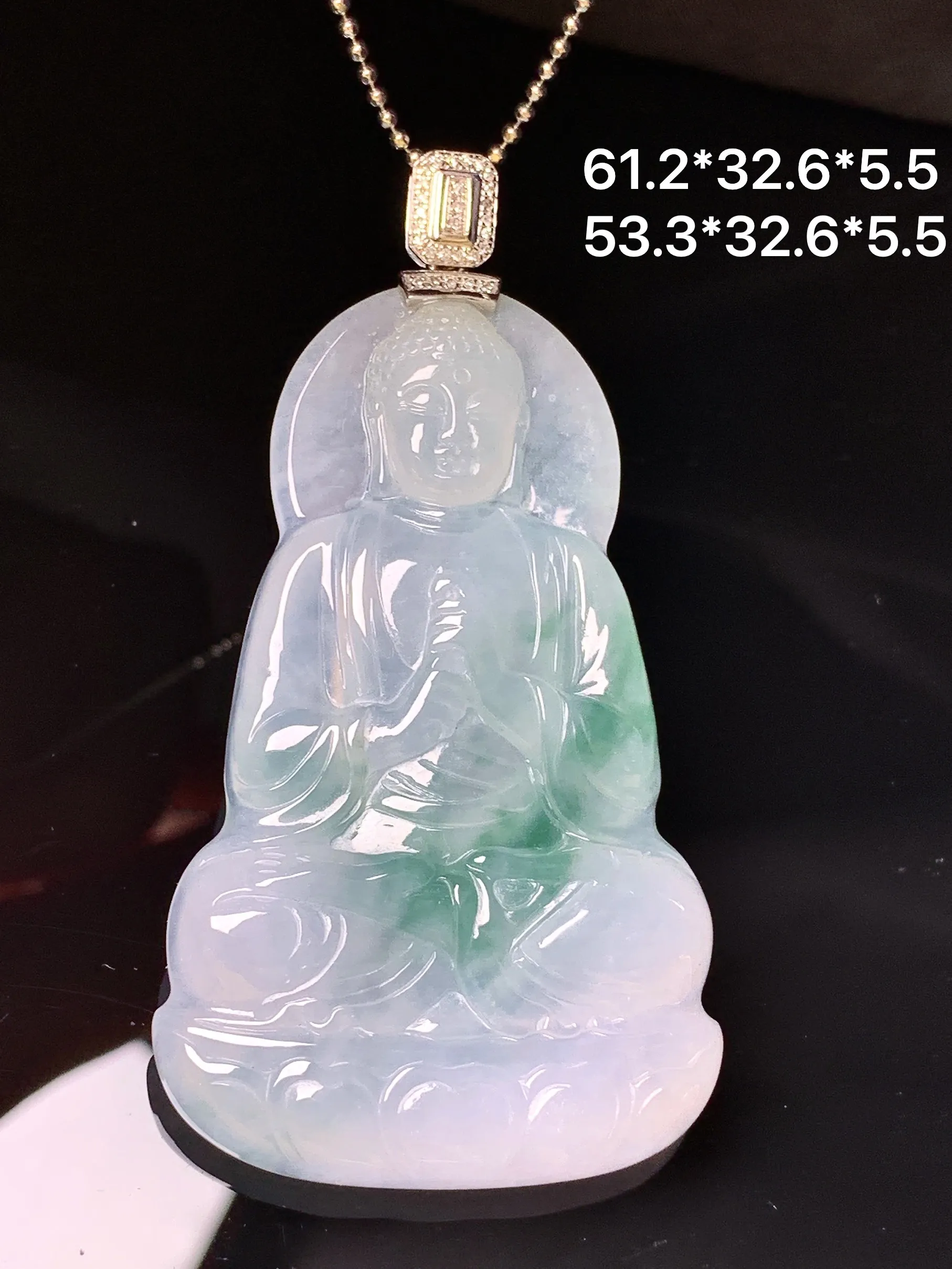 18k金钻镶嵌飘绿大日如来吊坠 玉质细腻清新 水润亮眼 整体尺寸61.2*32.6*5.5