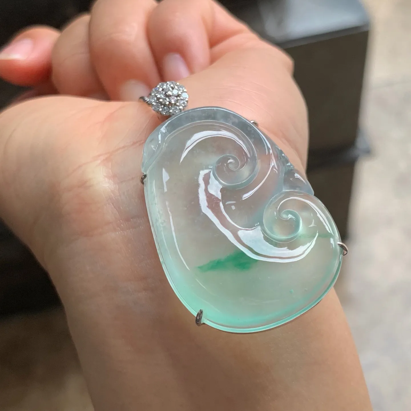 冰种绿花如意 冰透起光 胶感满满 18K金镶嵌