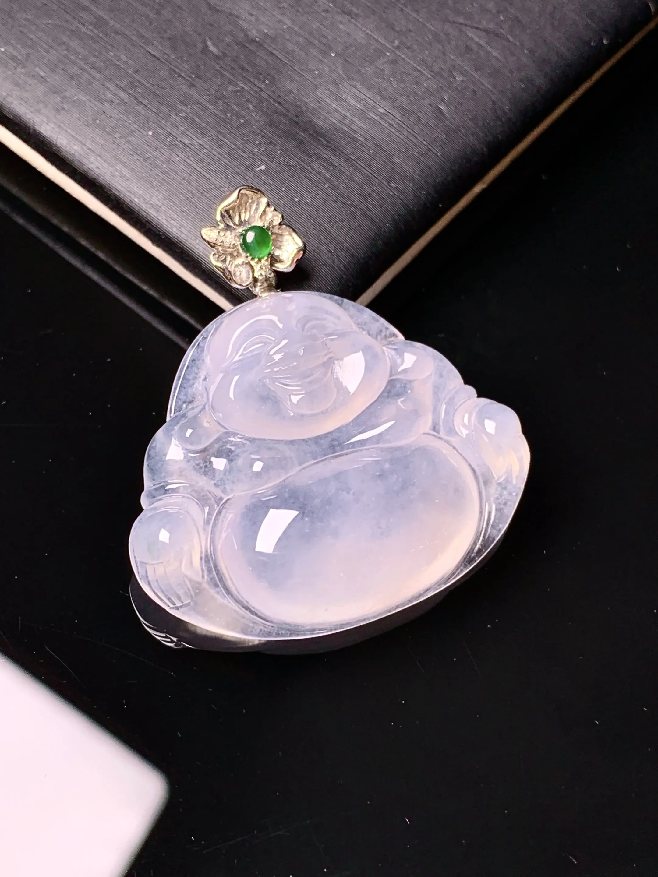 18k金钻镶嵌冰种佛公吊坠 玉质细腻清新 水润亮眼 整体尺寸33*30.3*6