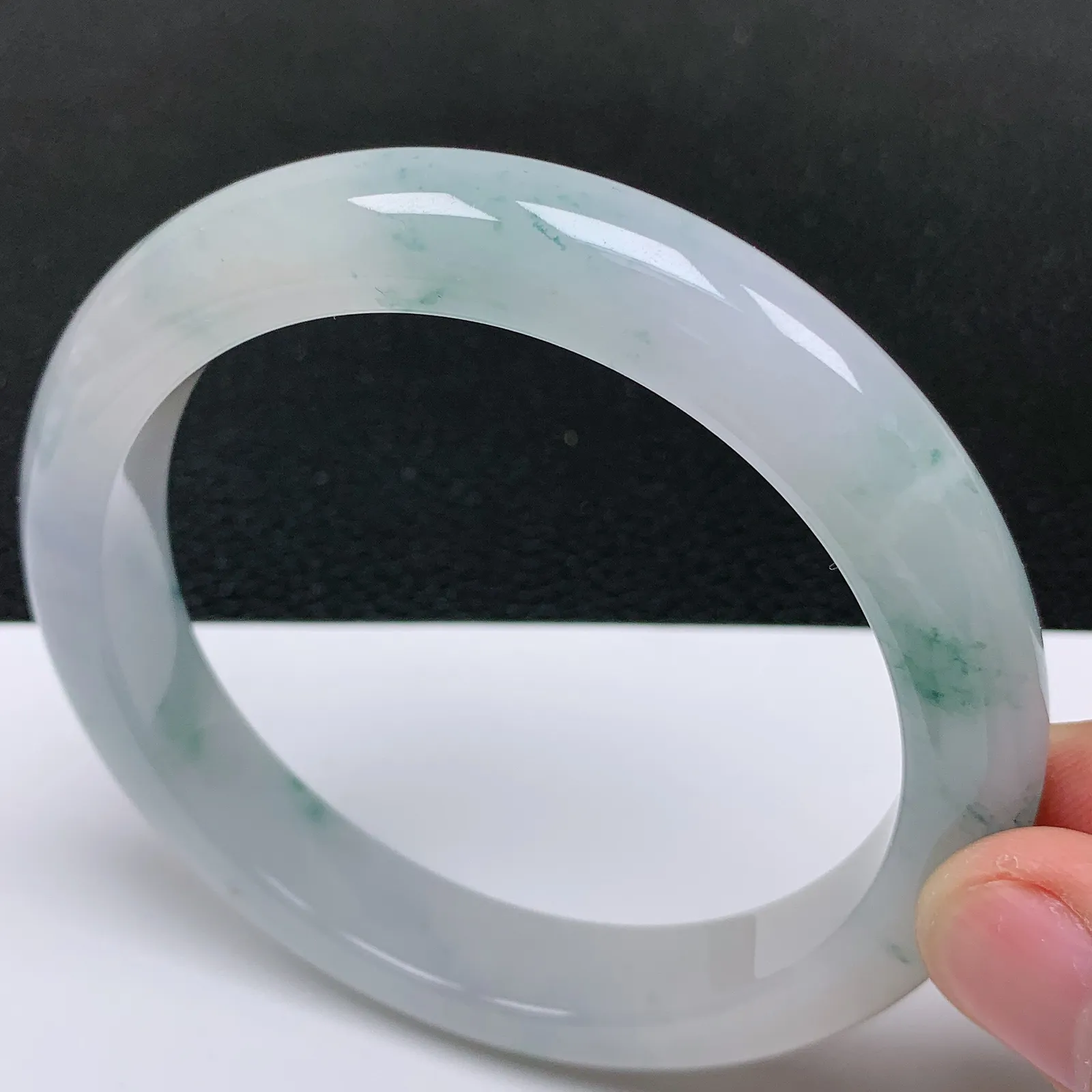 63大圈口 天然翡翠老坑冰润飘花手镯 尺寸63*11.8*9.3mm