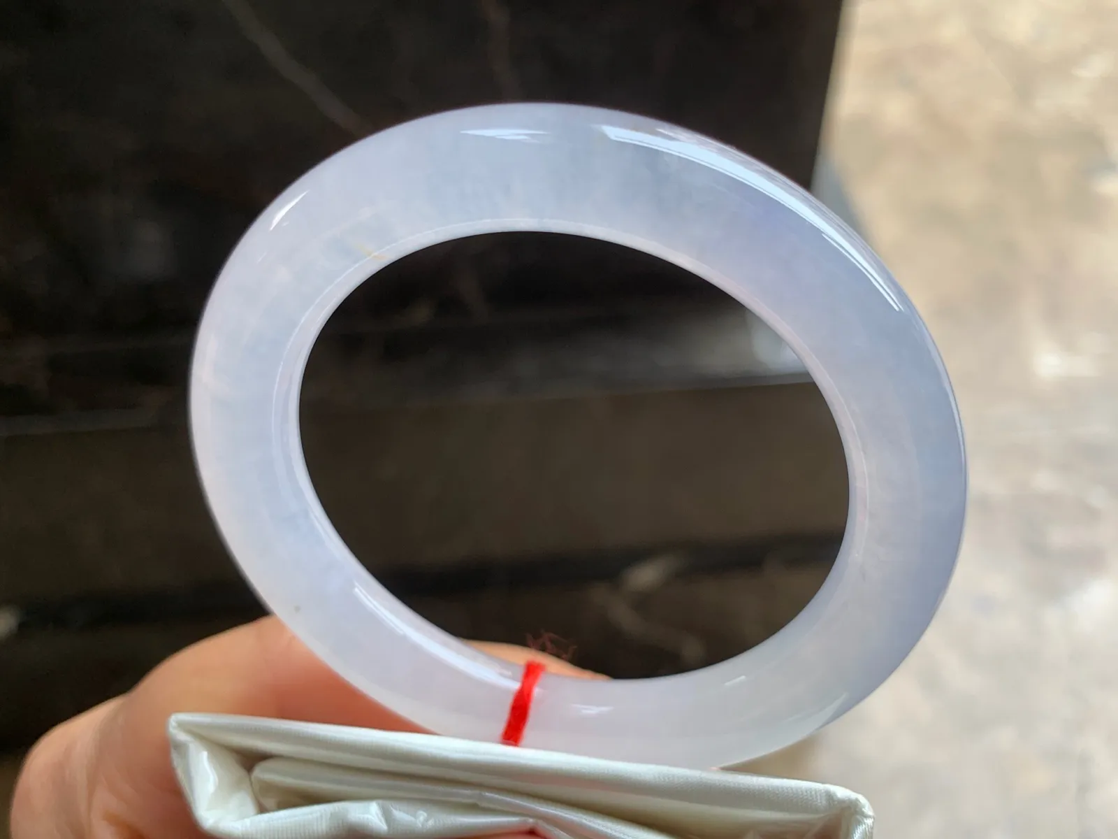 56-10.3-9.8mm
冰种圆条手镯 水润冰透 清爽