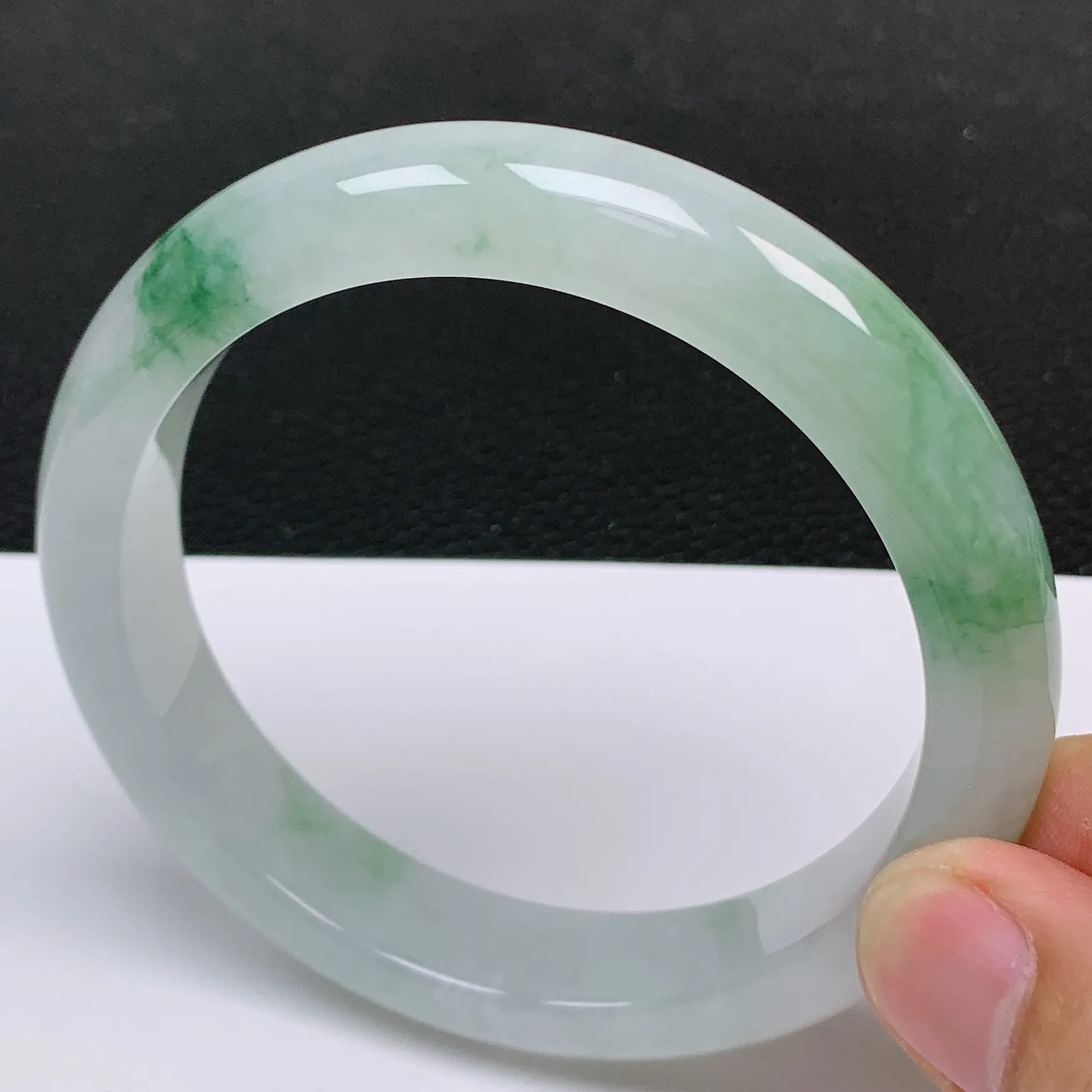 61～62大圈口 天然翡翠老坑冰润飘花正圈手镯 尺寸61.5*12.6*9mm