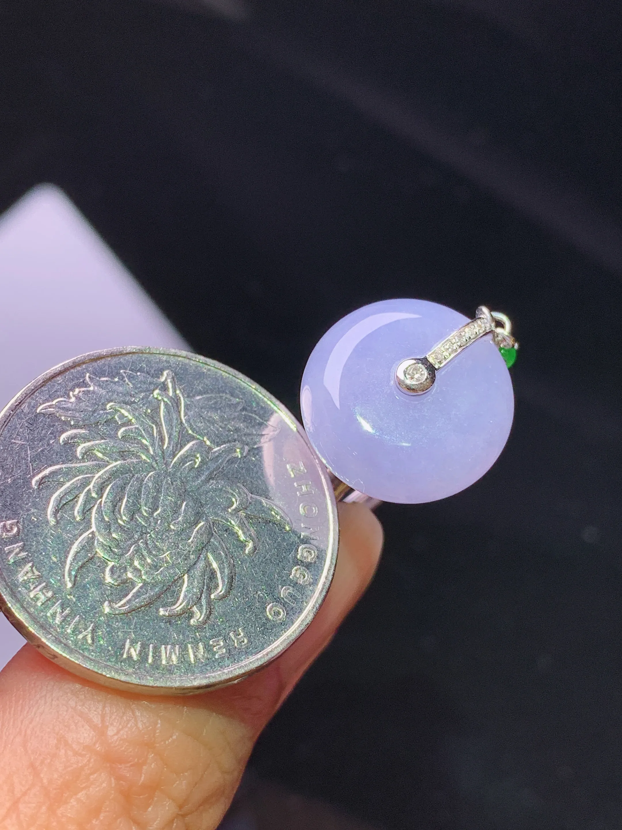 18k金钻镶嵌紫罗兰平安扣戒指 玉质细腻清新 水润亮眼 圈14 整体尺寸14.7*6.2