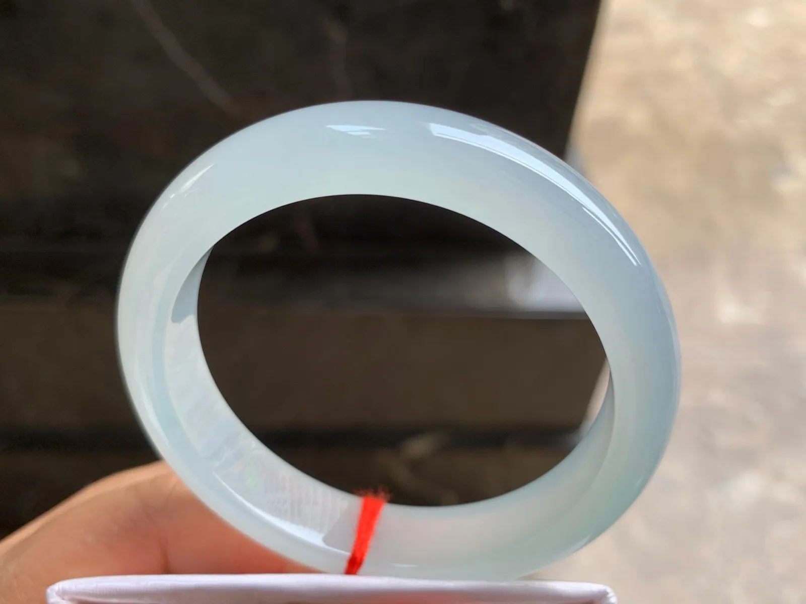 55.5-12.3-8.2mm
冰种手镯 水润光泽 清爽干净