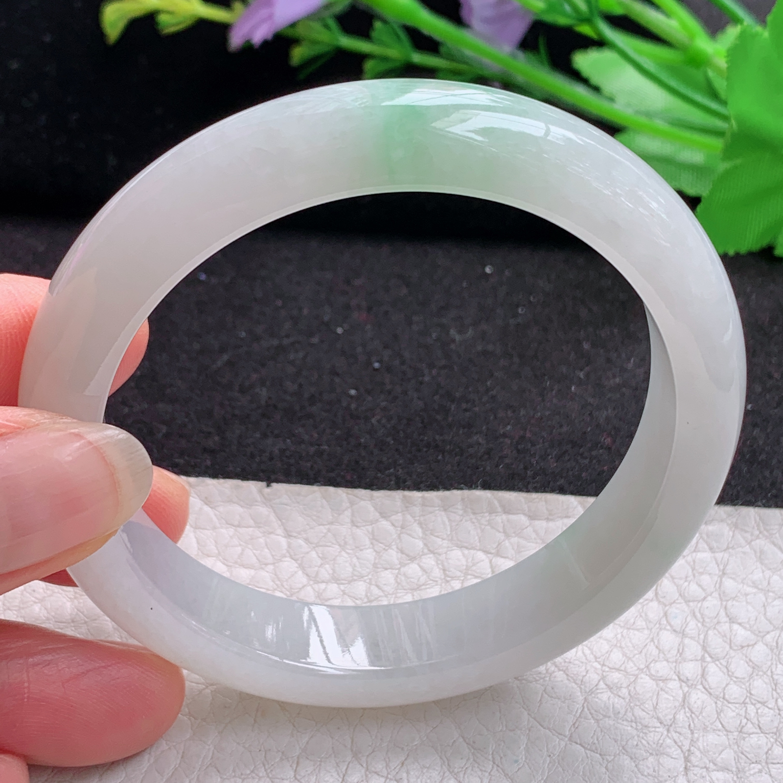 n清新年轻款56*11.8*8平安镯 天然缅甸翡翠A货胶润飘绿宽边玉手环