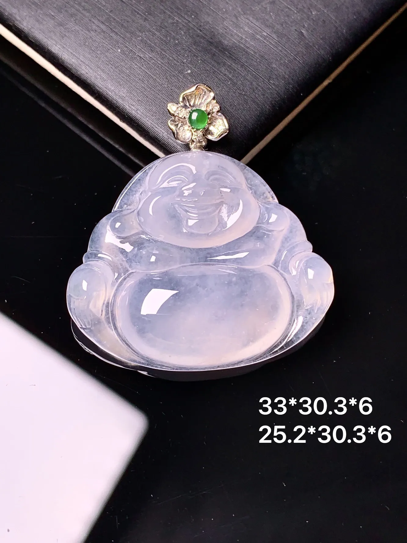 18k金钻镶嵌冰种佛公吊坠 玉质细腻清新 水润亮眼 整体尺寸33*30.3*6