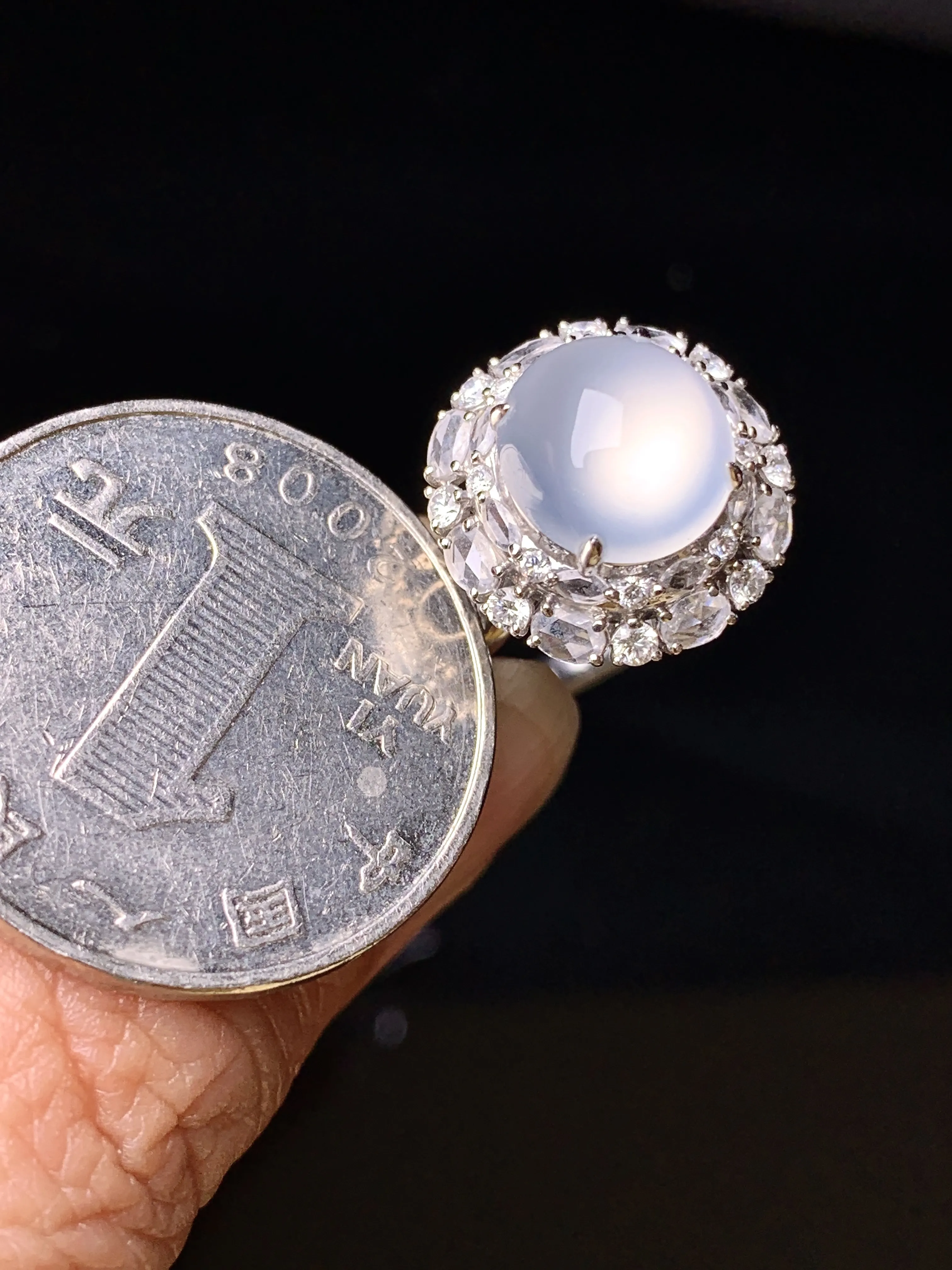 18k金钻镶嵌冰种蛋面戒指 玉质细腻清新 水润亮眼 圈口14.5 整体尺寸15.5*15*12.5