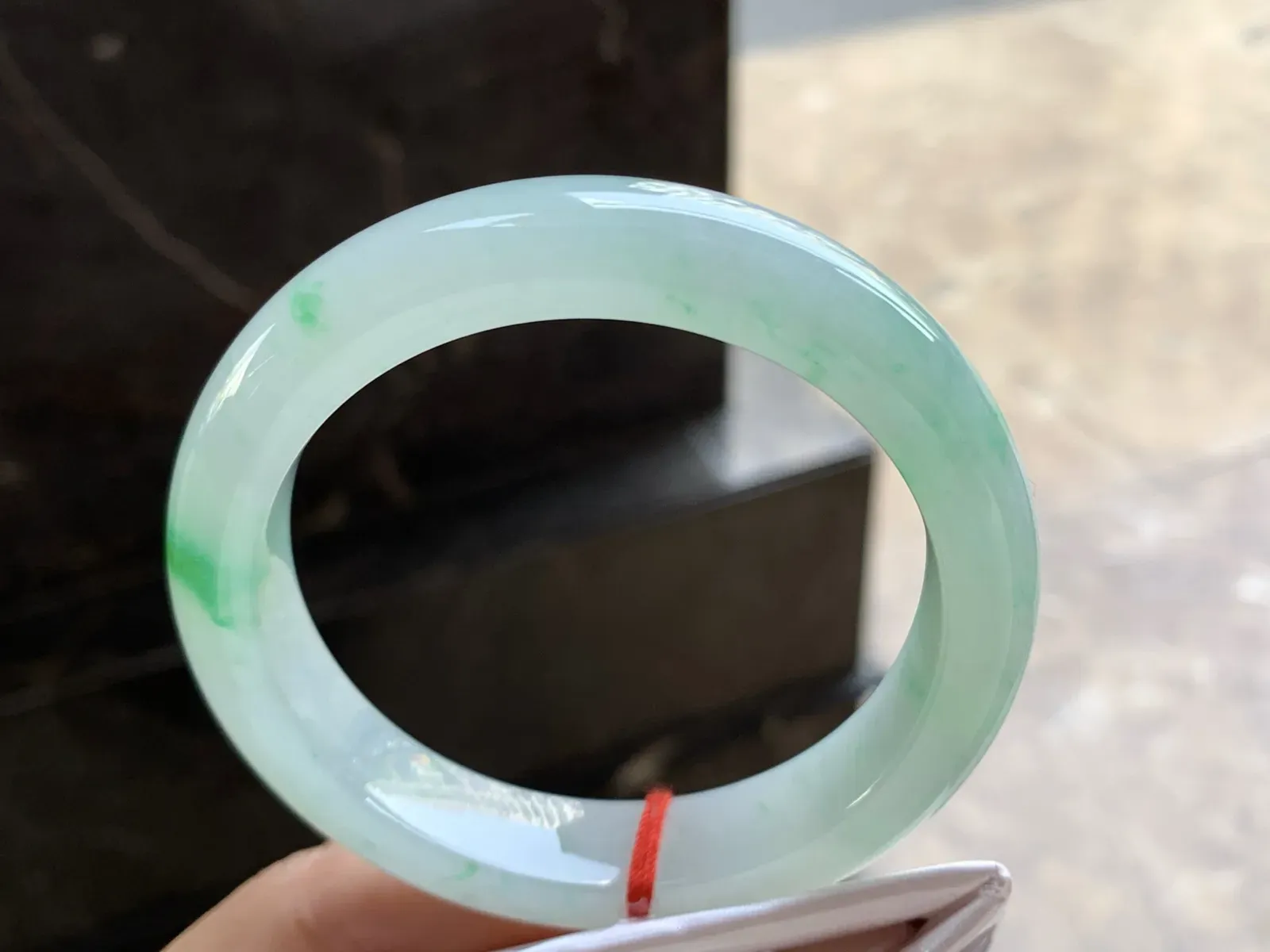 58-12.8-9.1

带色手镯^_^清新细腻 水润