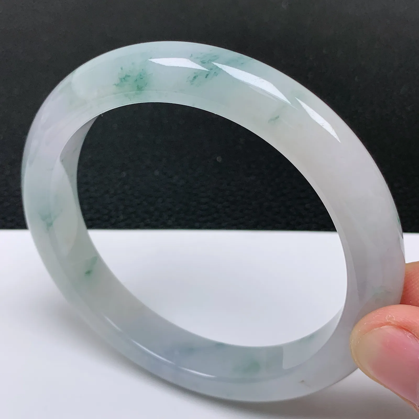 63大圈口 天然翡翠老坑冰润飘花手镯 尺寸63*11.8*9.3mm