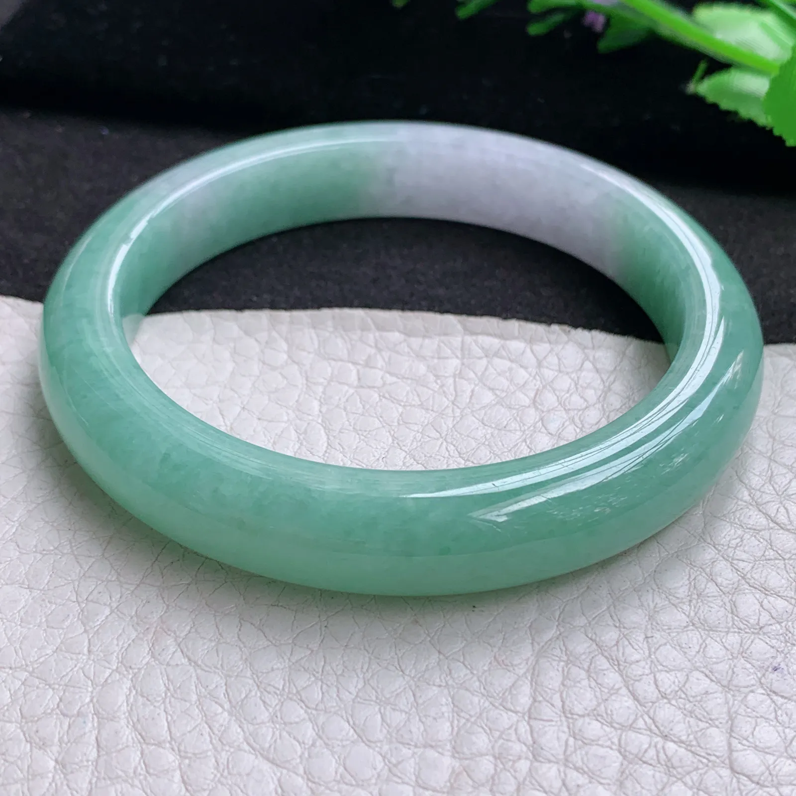 mq招财镯59*11.3*9平安镯 天然缅甸翡翠A货细润半山水宽边玉手环