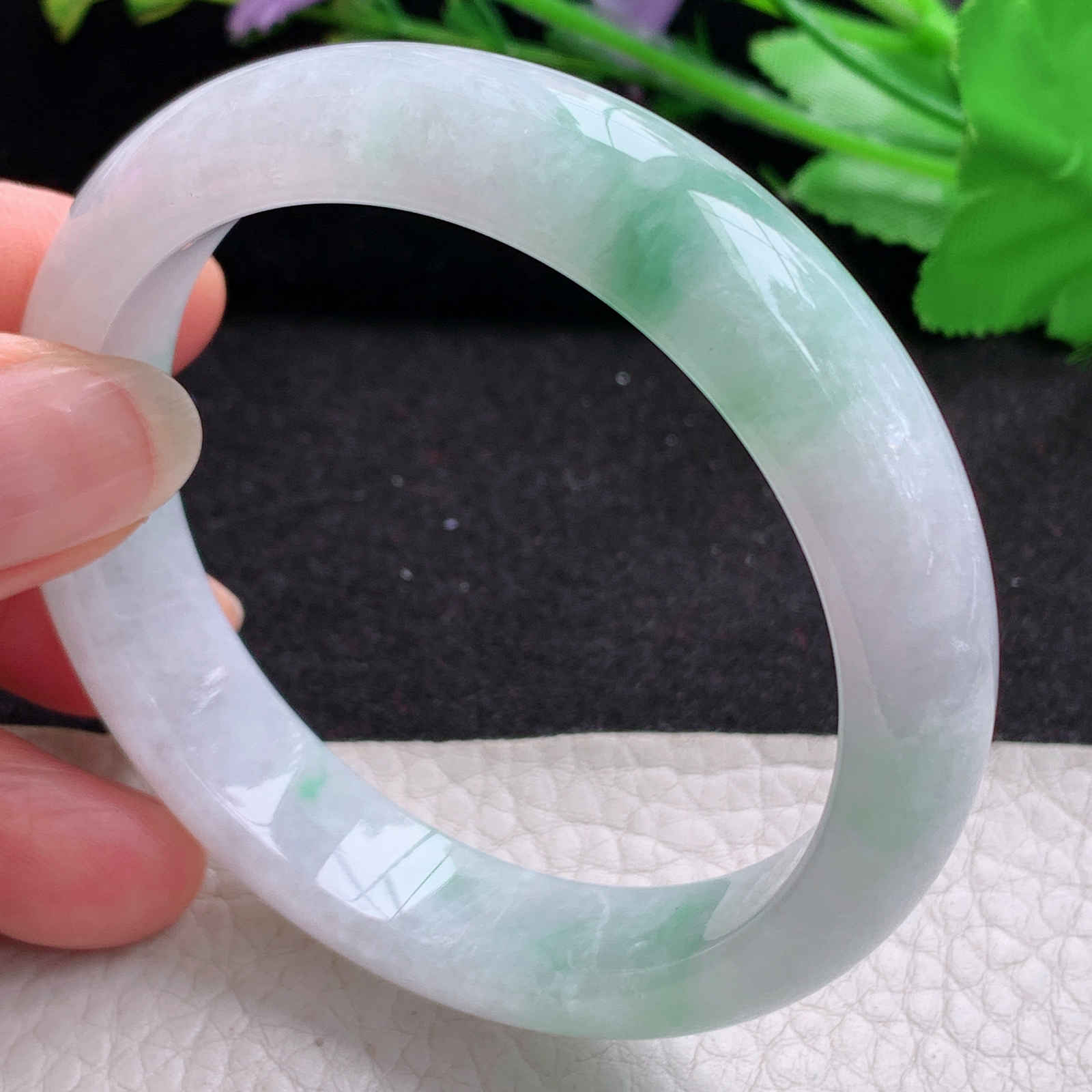 n清新款54.8*12.3*7.7平安镯 天然缅甸翡翠A货细润飘绿宽边玉手镯