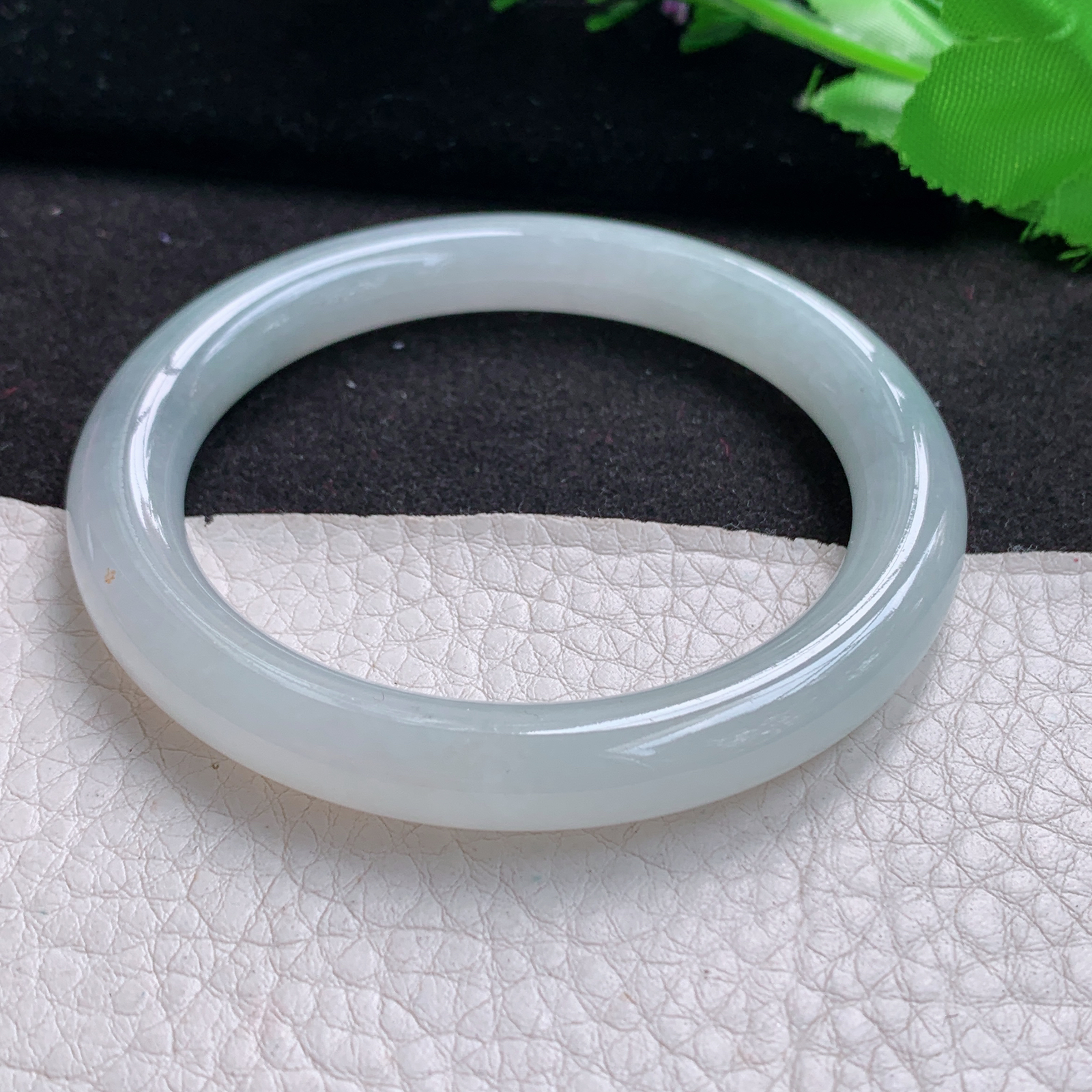 n纯美款54*8.8叮当镯 天然缅甸翡翠A货细润清爽圆条美人镯