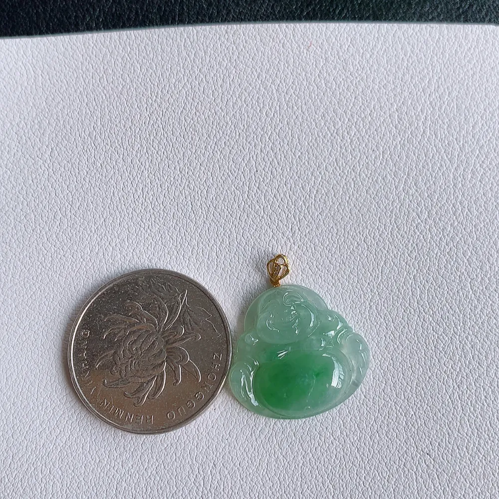 18k金扣冰润佛公挂件 玉质细腻  精雕弥勒佛，笑佛福耳垂肩，面相喜庆，开怀大笑，憨态可掬。惟妙惟肖，寓意福禄双全，吉祥美满，笑口常开 W140.2 尺寸：20-21.5-4.2mm