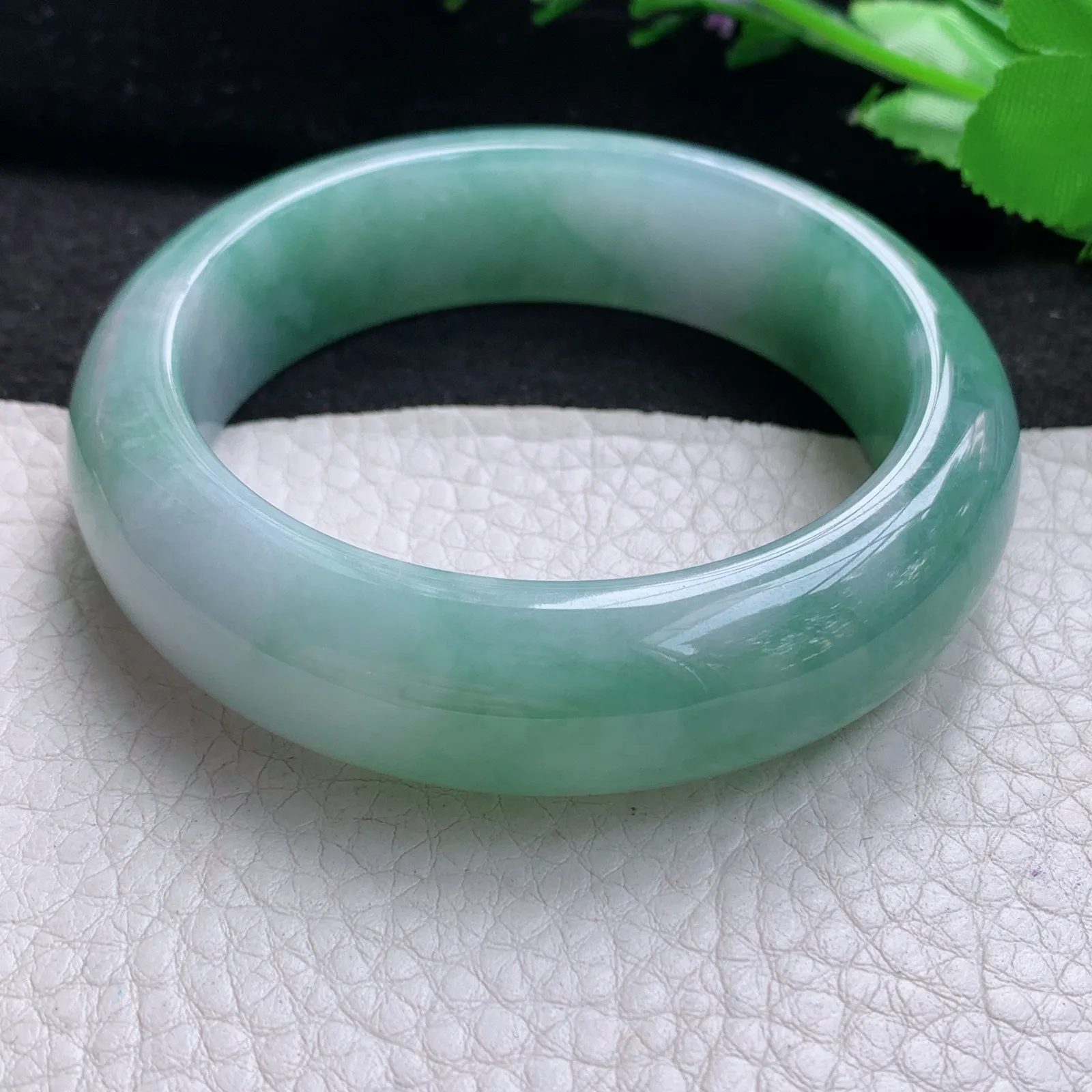 mq清新款55.3*16.2*9轮胎镯 天然缅甸翡翠A货细润厚装宽边玉手环