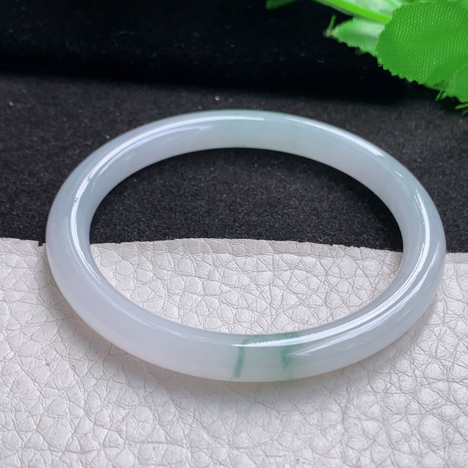 n小圈口51*6.3*6.8叮当镯 天然缅甸翡翠A货冰飘花圆条美人镯