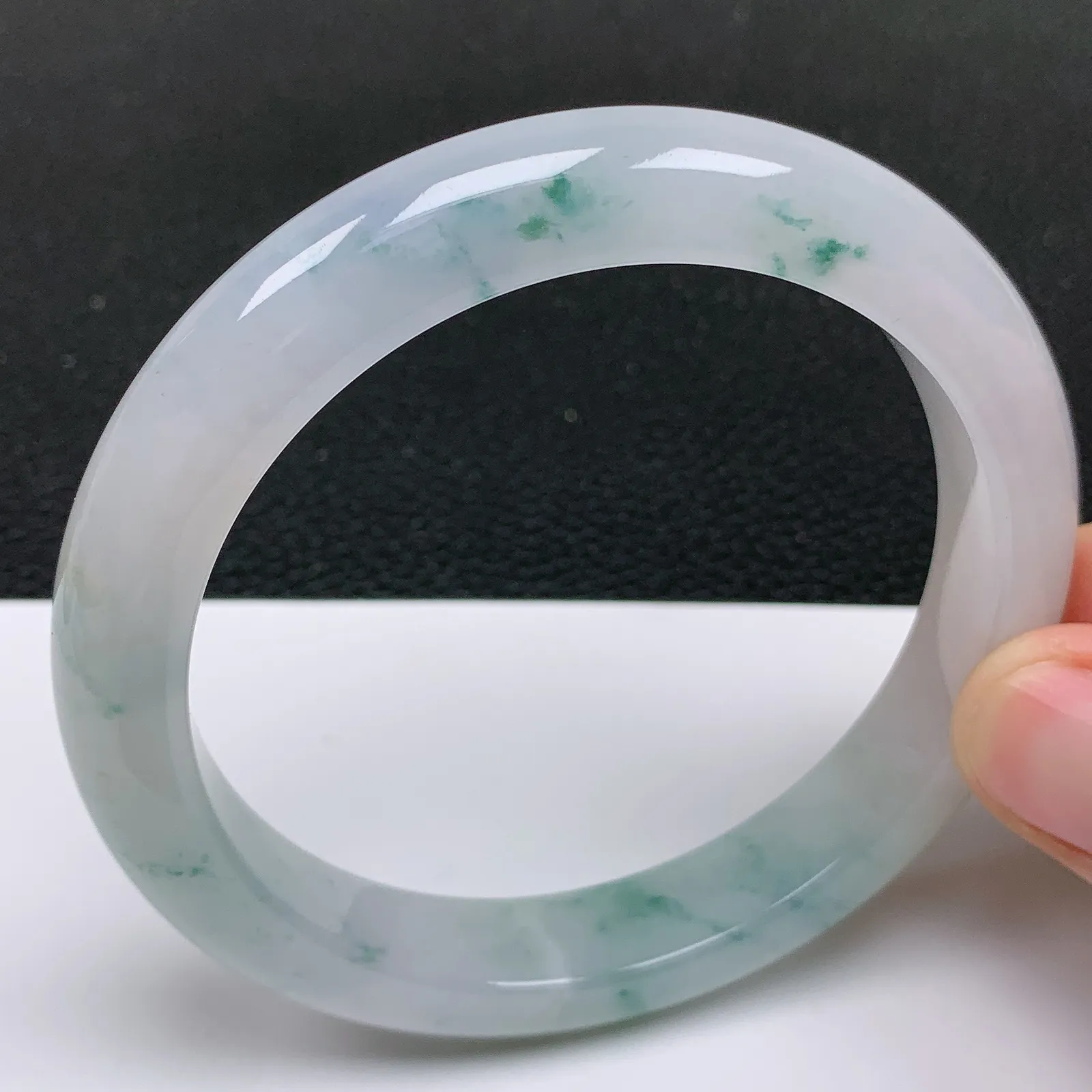 63大圈口 天然翡翠老坑冰润飘花手镯 尺寸63*11.8*9.3mm