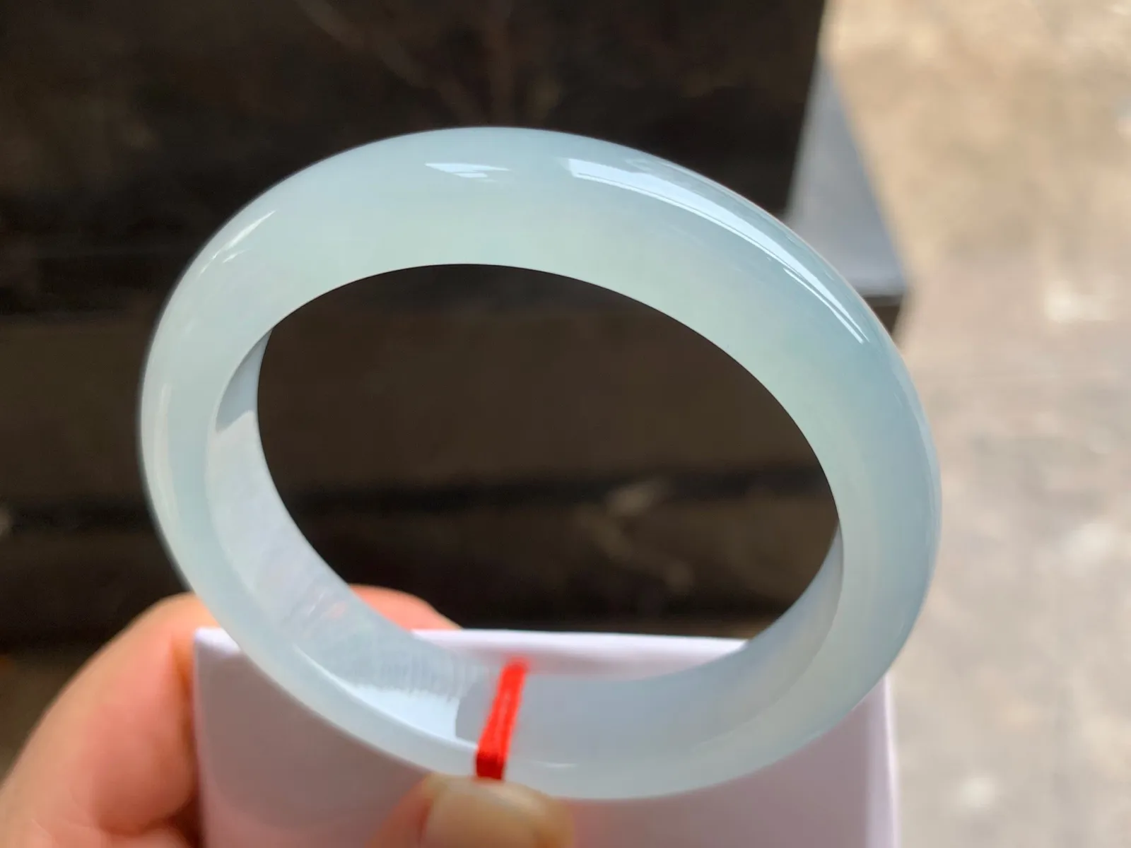 55.5-12.3-8.2mm
冰种手镯 水润光泽 清爽干净