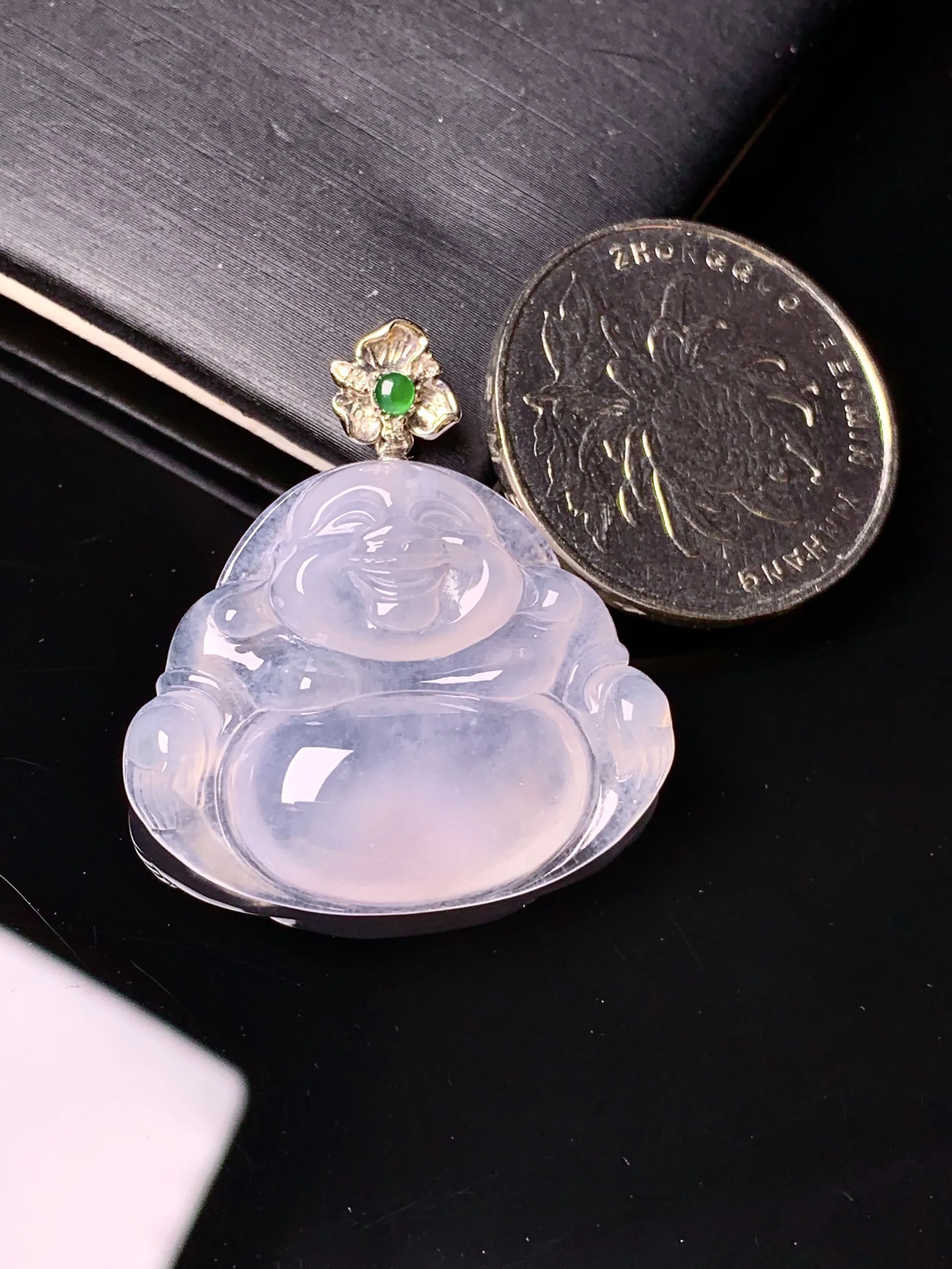 18k金钻镶嵌冰种佛公吊坠 玉质细腻清新 水润亮眼 整体尺寸33*30.3*6