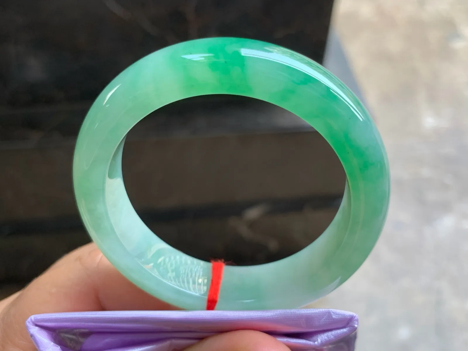 50-13.3-8.8mm
带色手镯 有种有色 水润漂亮