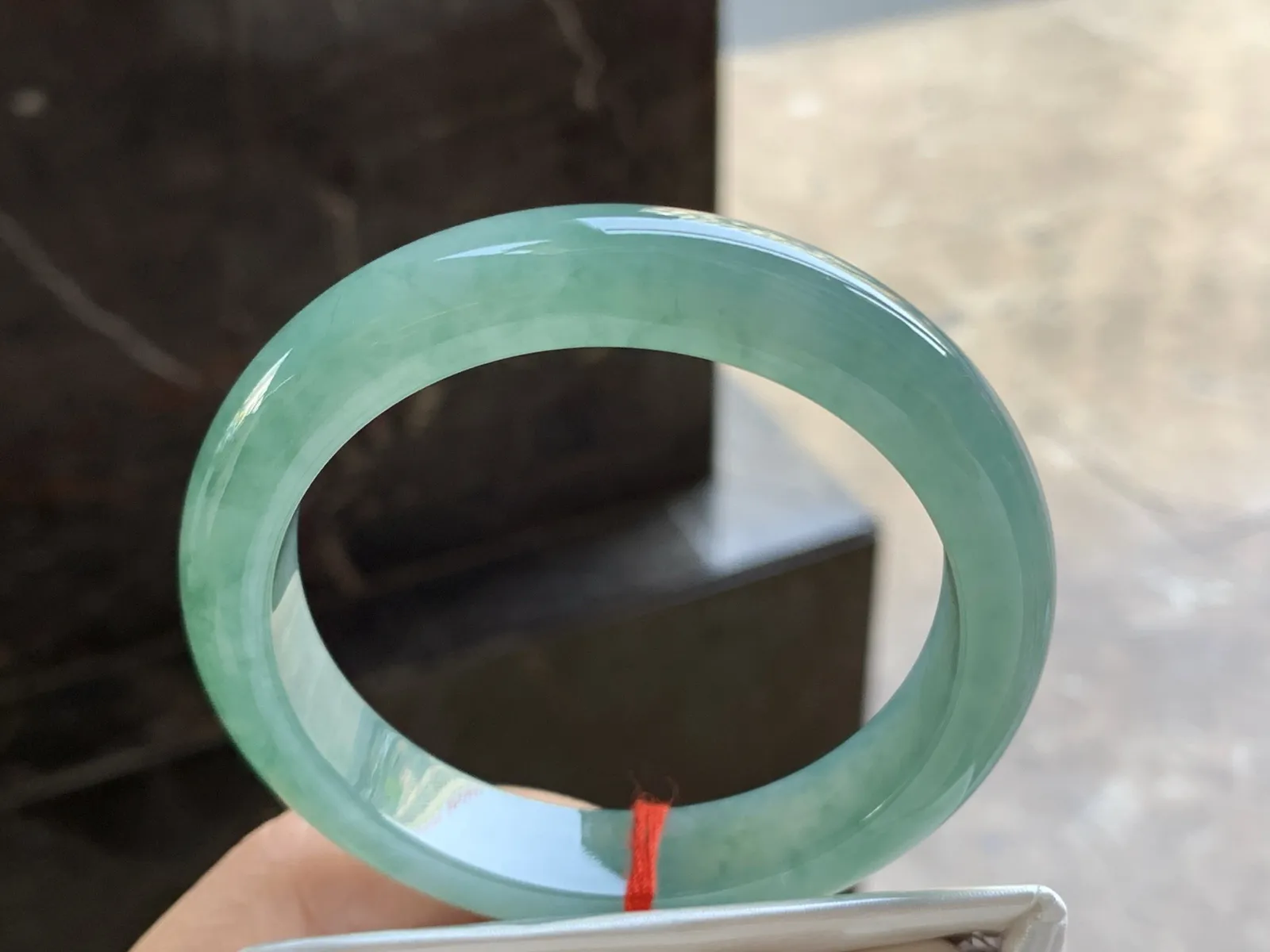 58-12.2-8.7

油绿手镯^_^清新