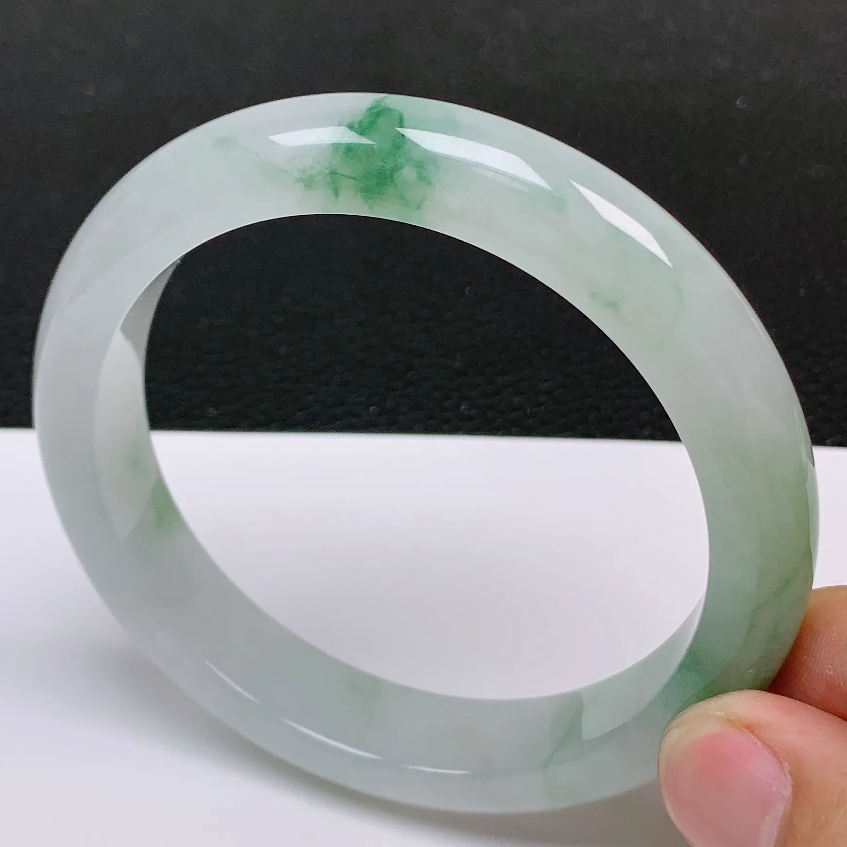 61～62大圈口 天然翡翠老坑冰润飘花正圈手镯 尺寸61.5*12.6*9mm