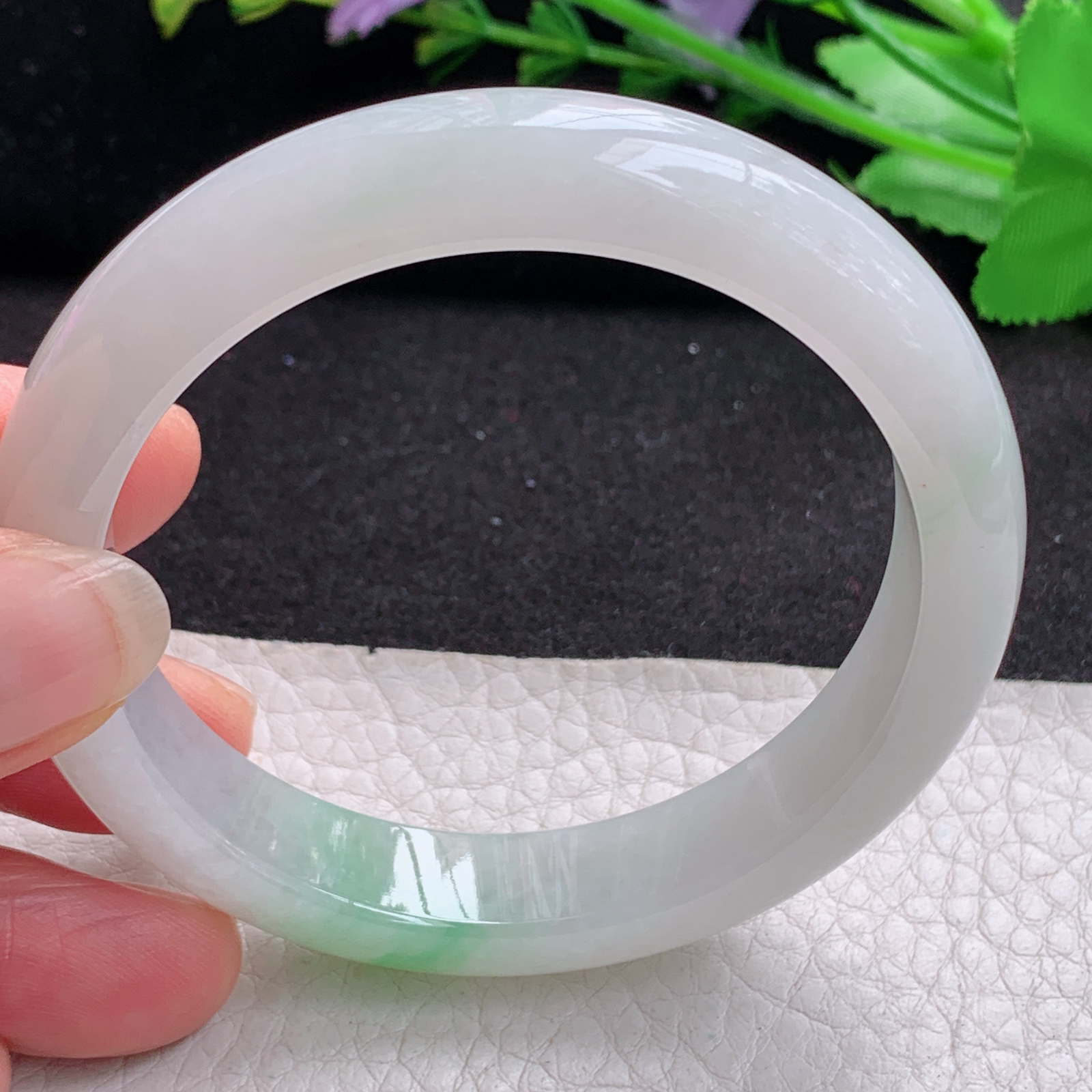 n清新年轻款56*11.8*8平安镯 天然缅甸翡翠A货胶润飘绿宽边玉手环