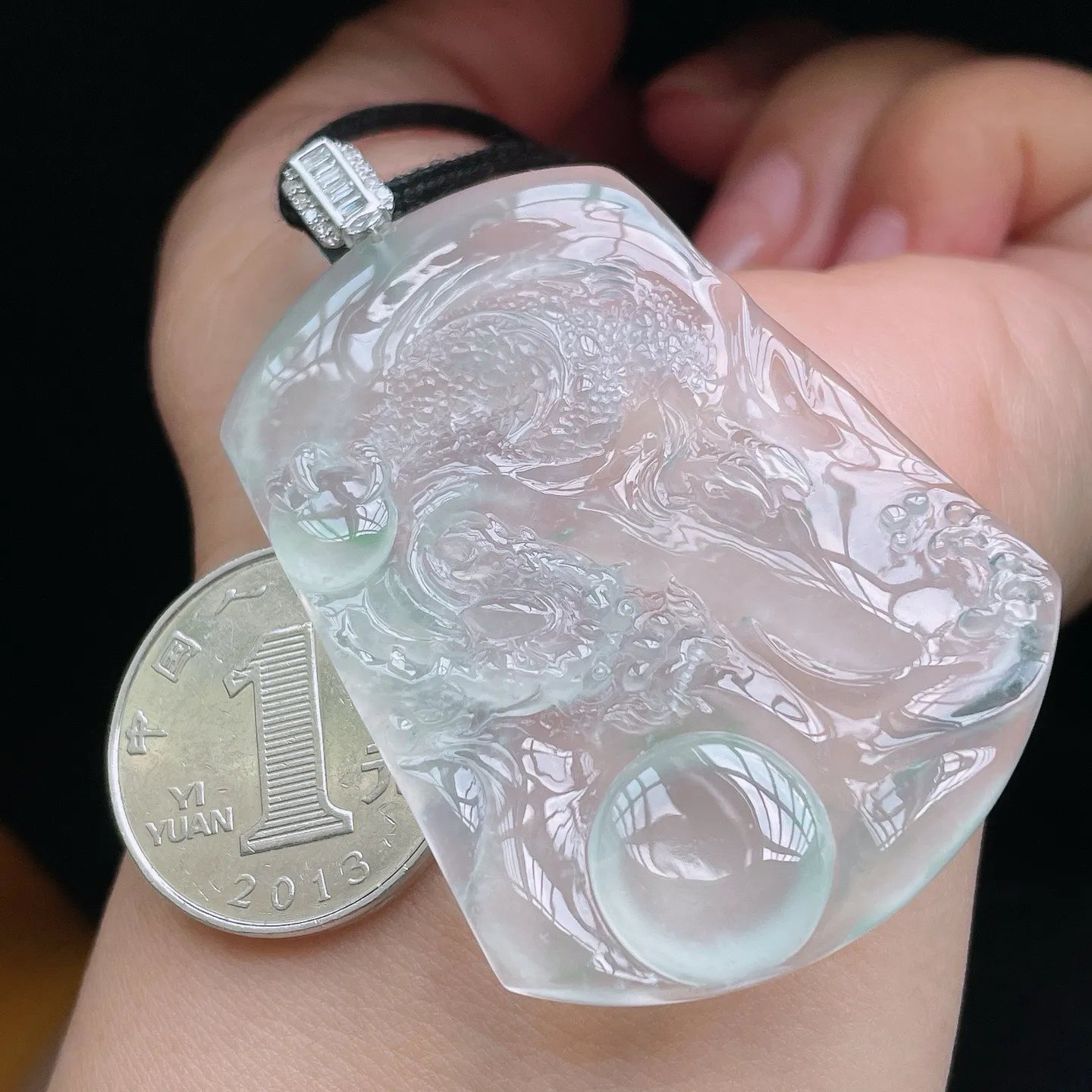 18K 冰种·龙牌

裸53.7-39.4-5.8