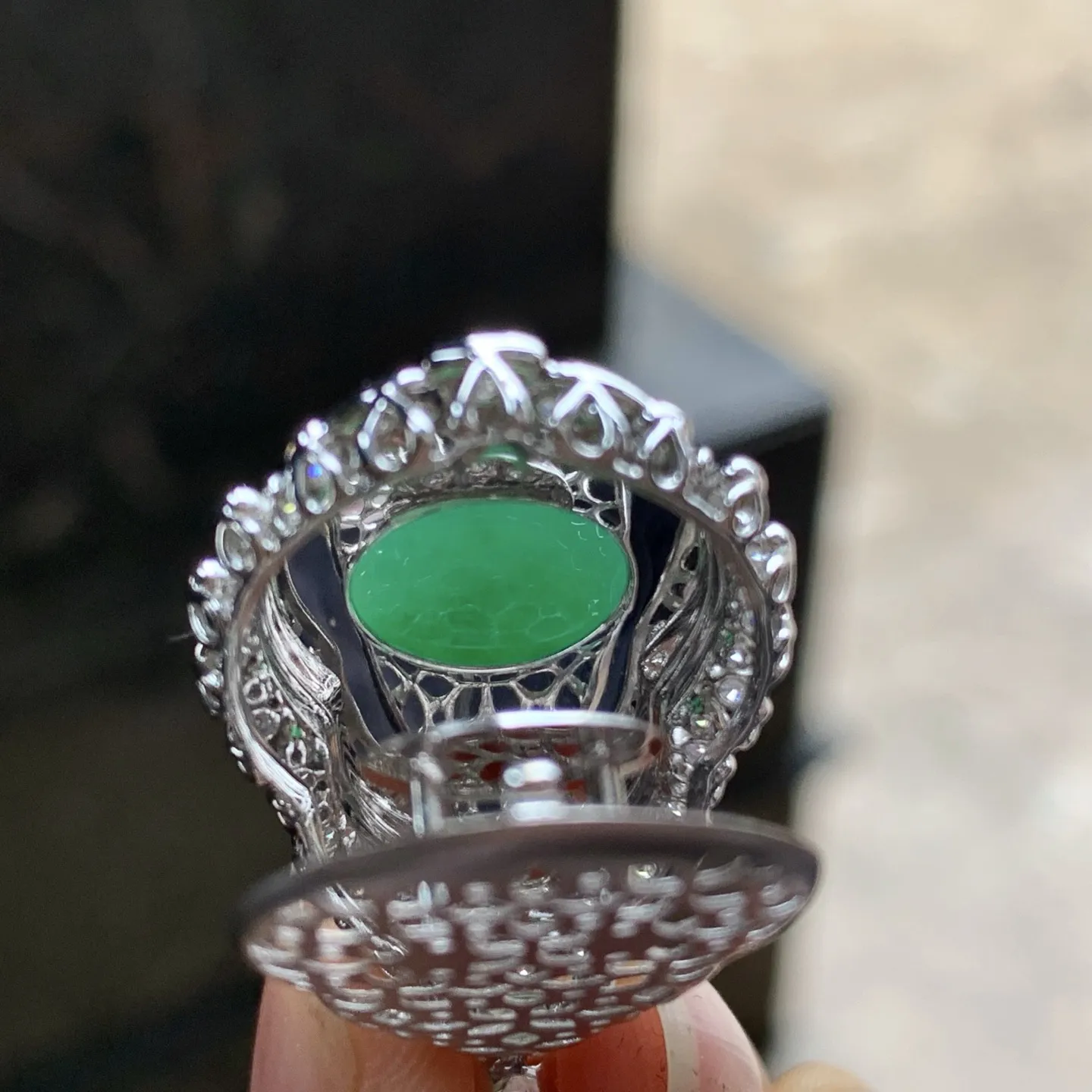 金钻镶嵌辣绿色葫芦吊坠^_^鲜艳 浓郁 起光