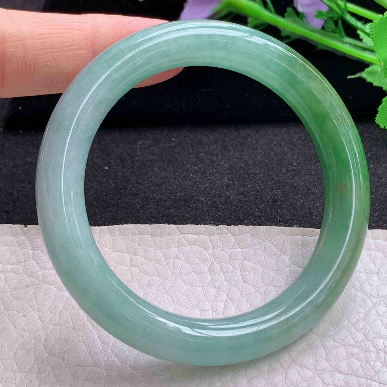 yw招财款54*40*9.6美人镯 天然缅甸翡翠A货细润半山水圆条叮当镯