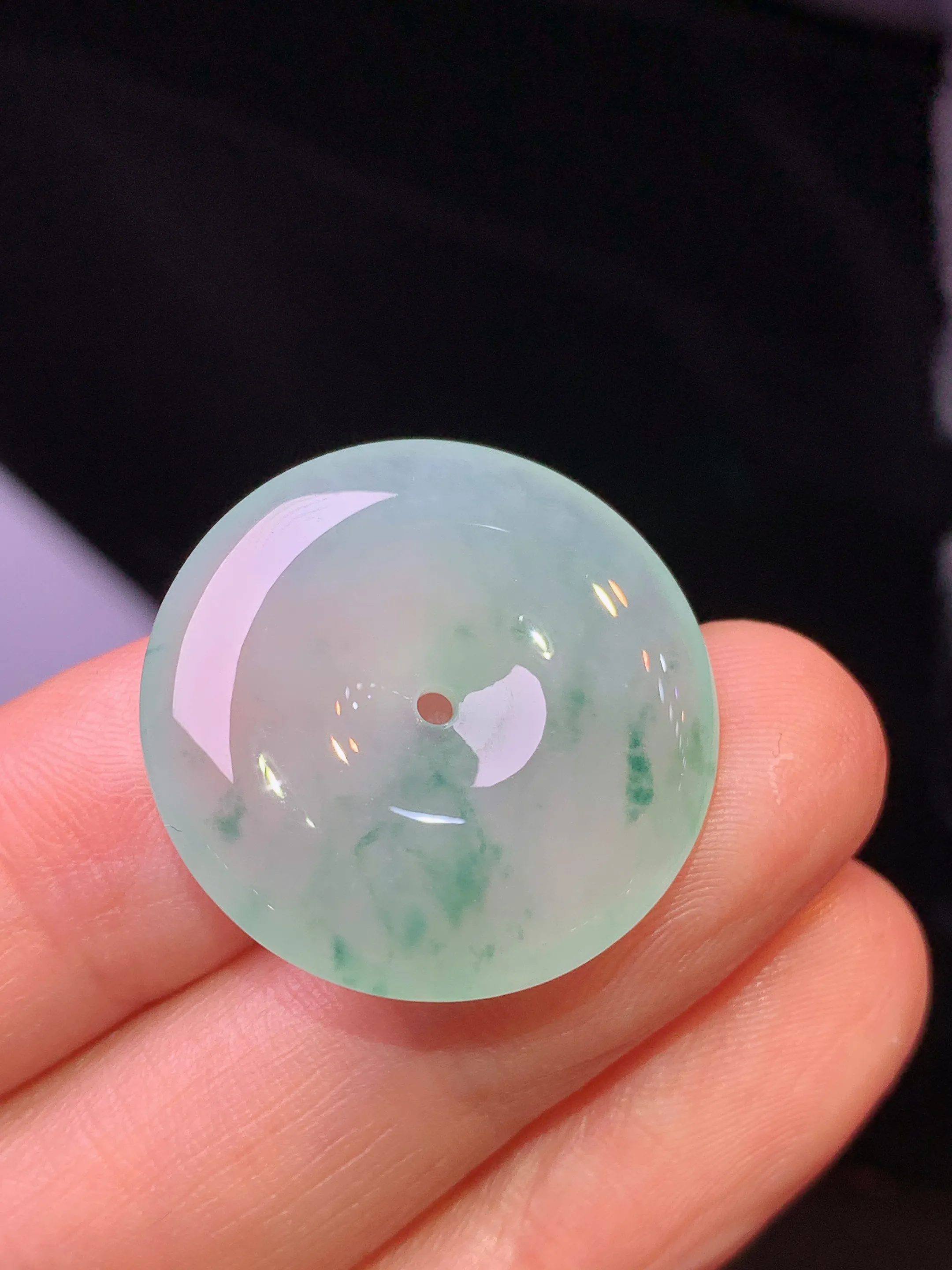 冰种飘绿平安扣吊坠 玉质细腻清新 水润亮眼 整体尺寸24.2*5.5