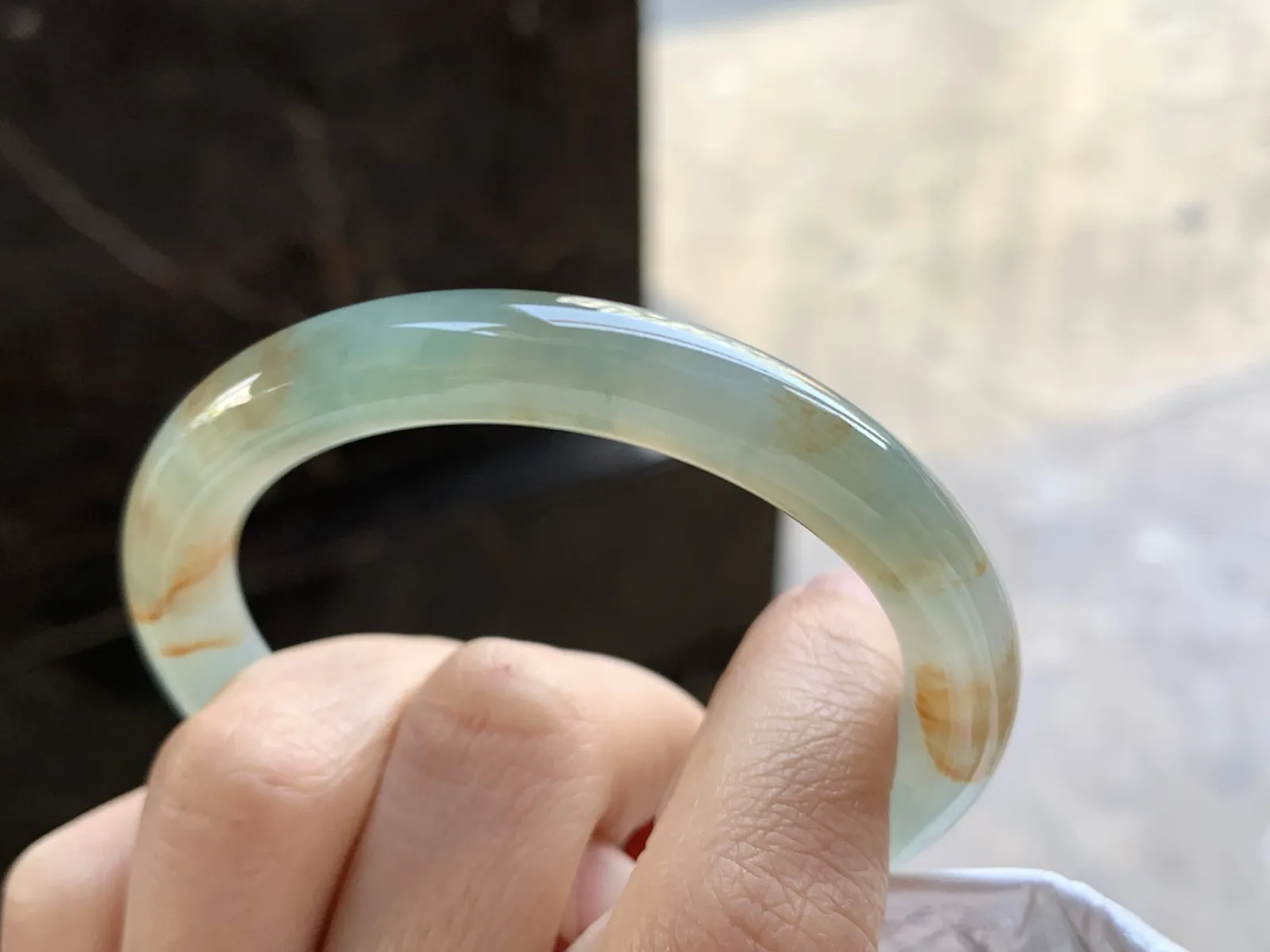 51.5-8.5

黄翡圆条手镯^_^清新 水润