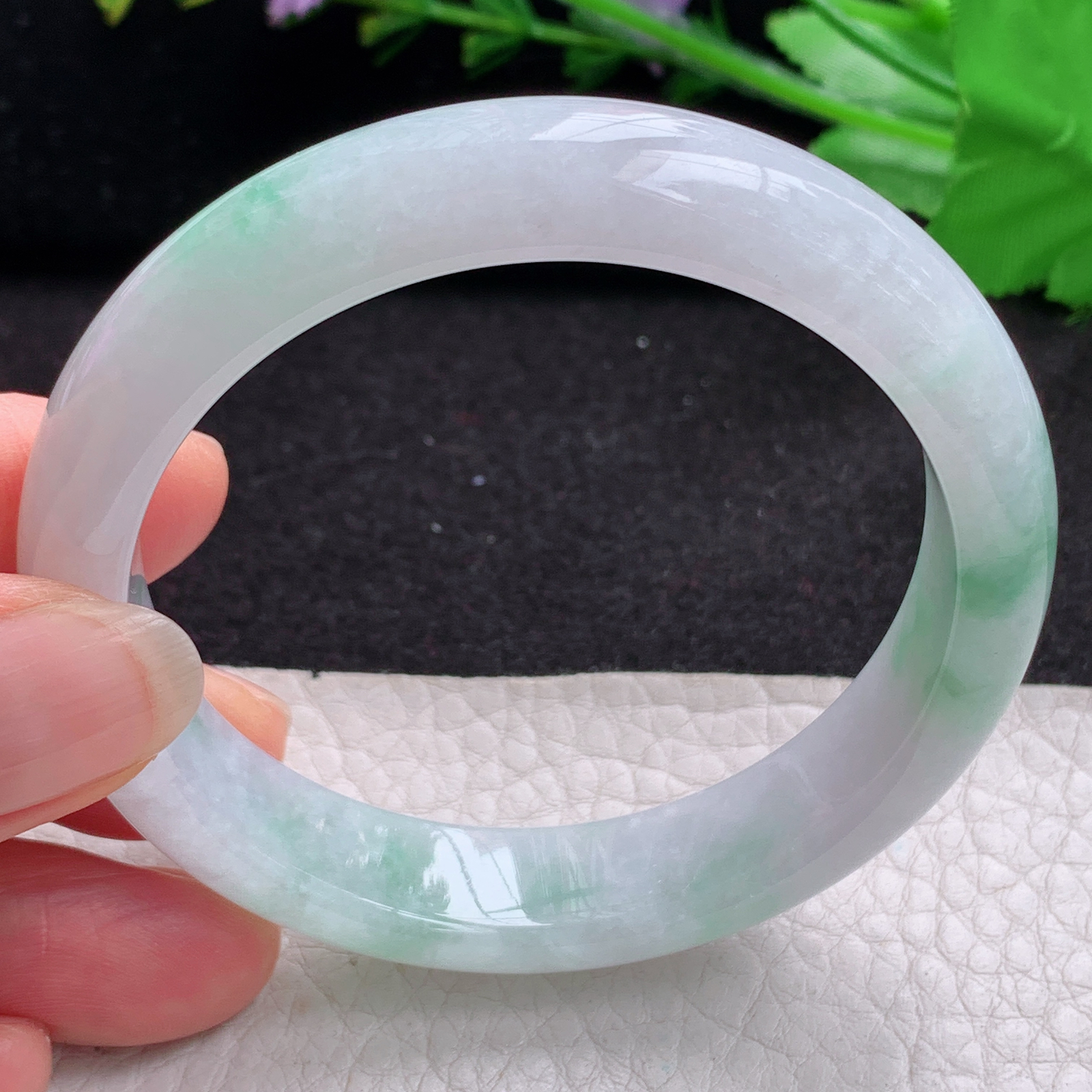 n清新款54.8*12.3*7.7平安镯 天然缅甸翡翠A货细润飘绿宽边玉手镯