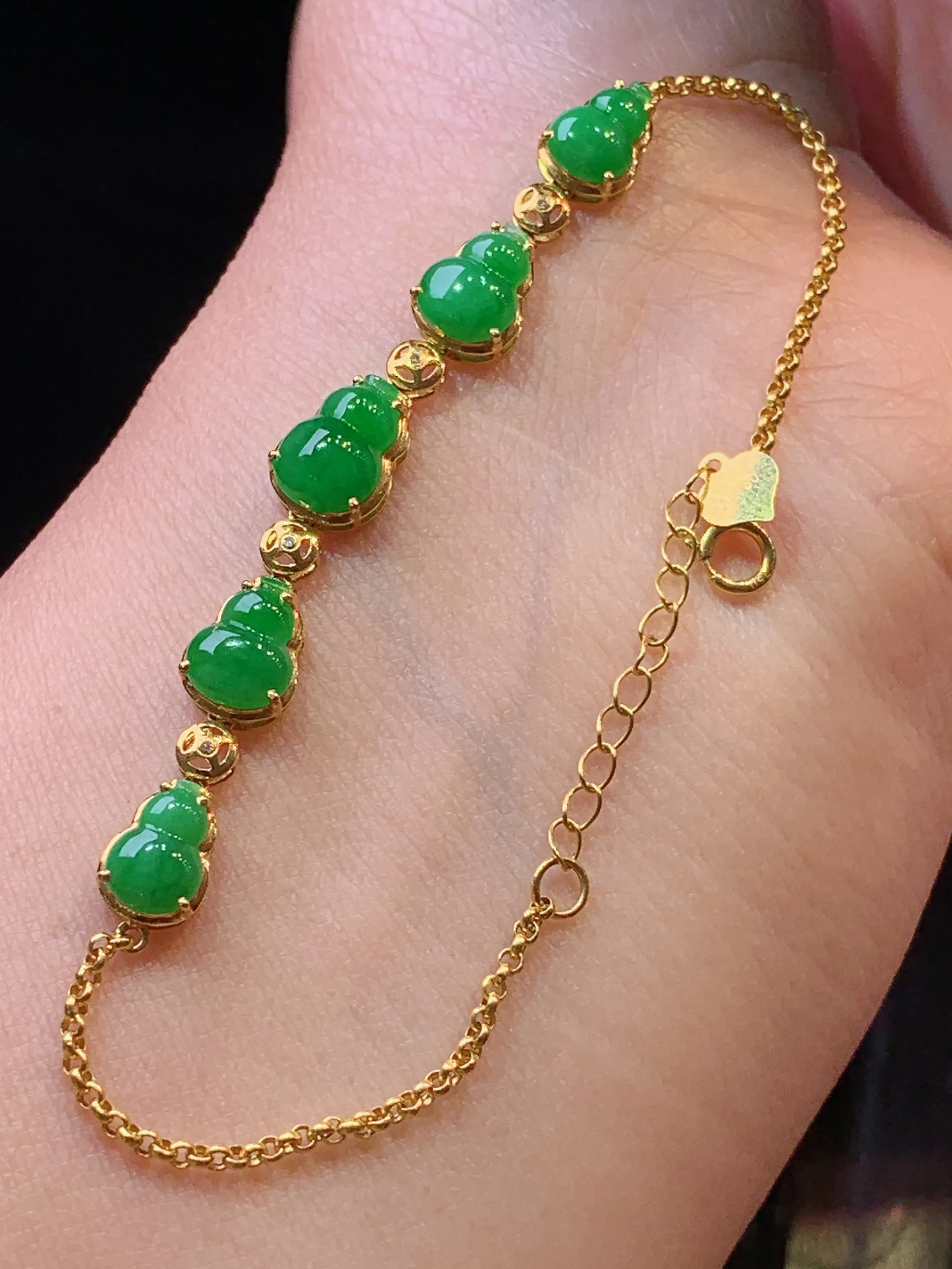 18k金镶嵌满绿葫芦手链 玉质细腻清新 水润亮眼 整体尺寸58.2*6.3*3.8