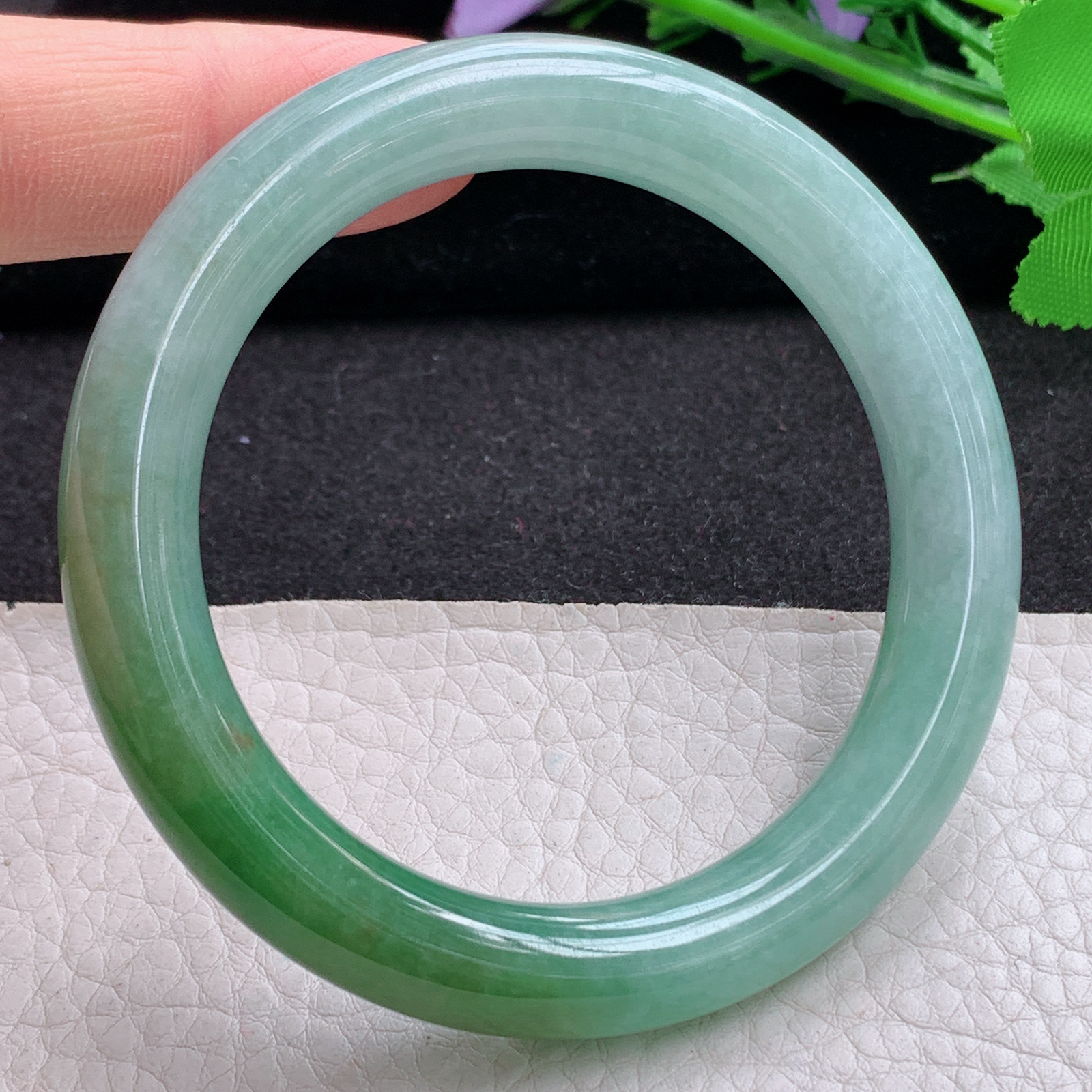 yw招财款54*40*9.6美人镯 天然缅甸翡翠A货细润半山水圆条叮当镯