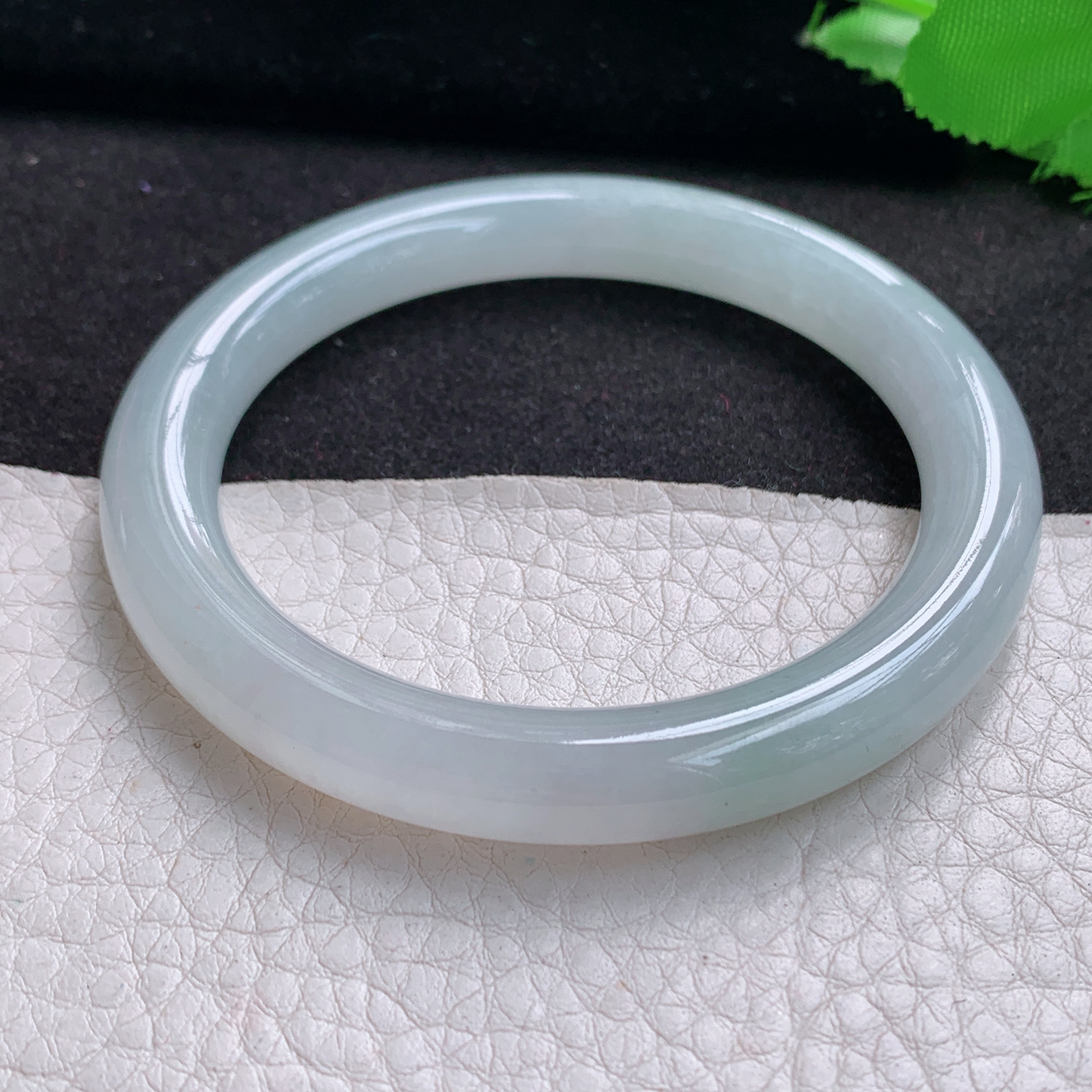 n纯美款54*8.8叮当镯 天然缅甸翡翠A货细润清爽圆条美人镯