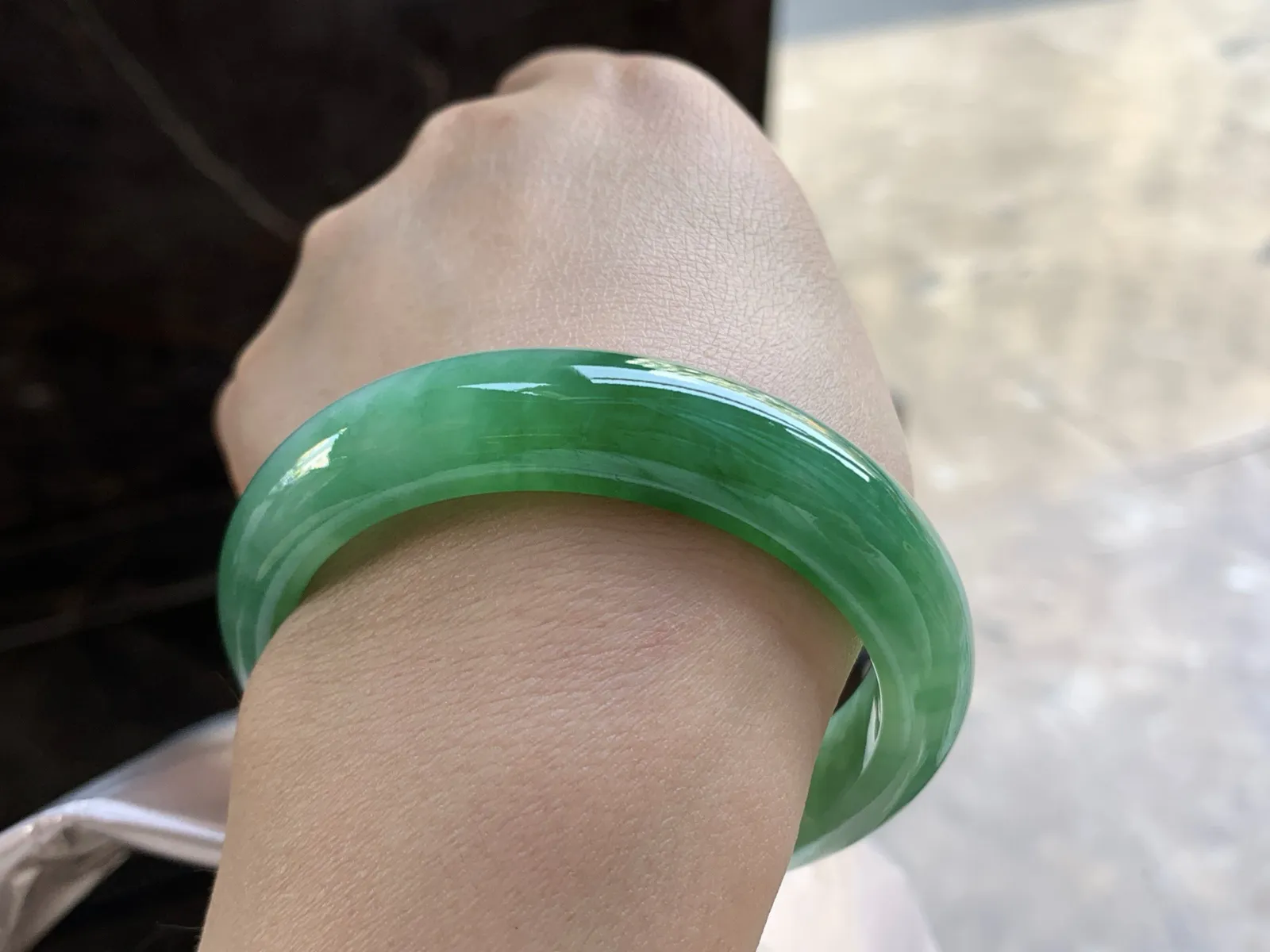 54-12.8-8.3

浓绿色手镯^_^颜色鲜艳