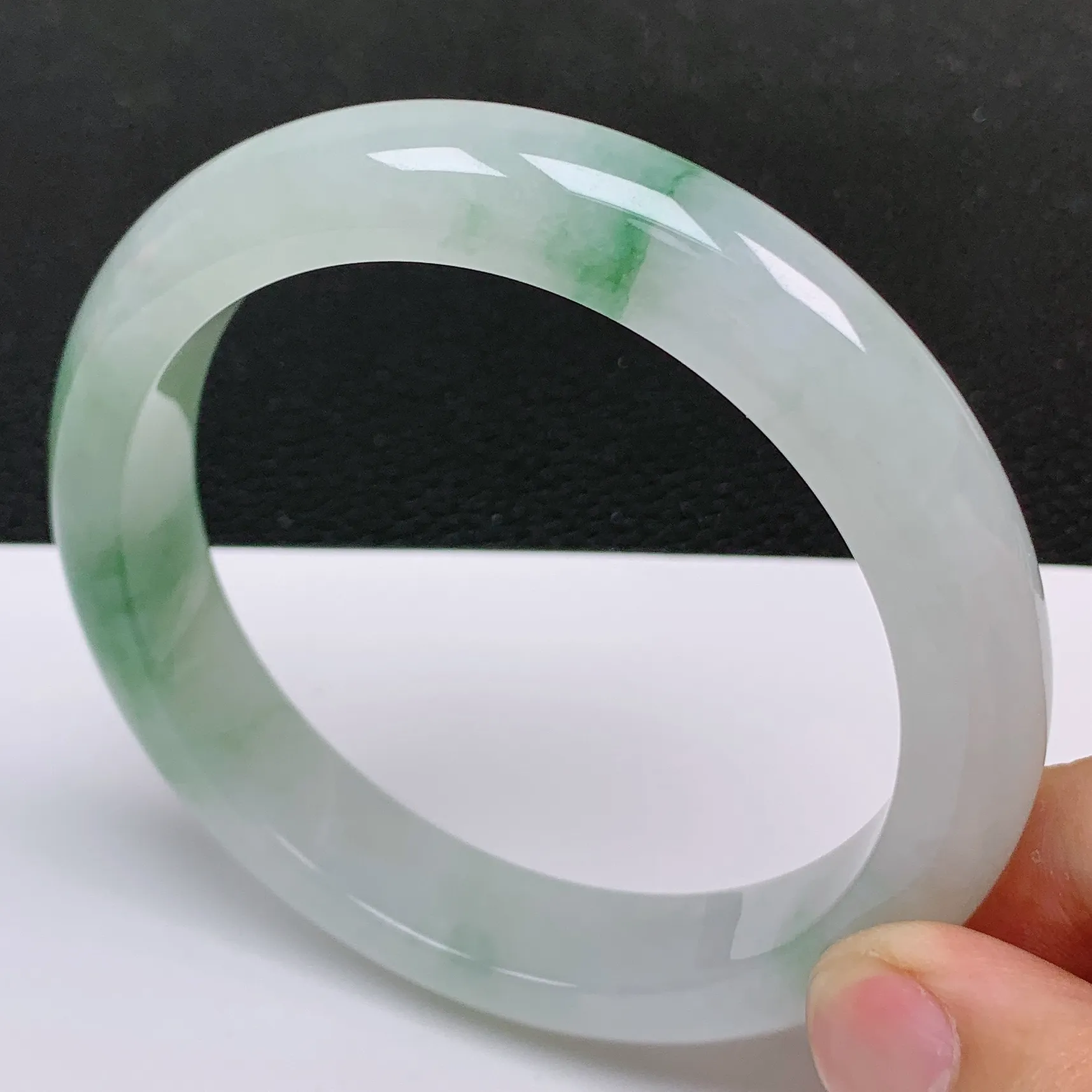 61～62大圈口 天然翡翠老坑冰润飘花正圈手镯 尺寸61.5*12.6*9mm