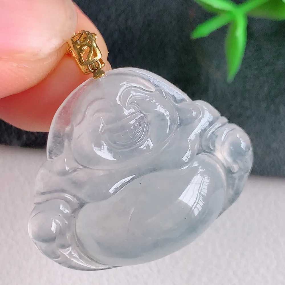 18k金扣冰润佛公挂件 玉质细腻  精雕弥勒佛，笑佛福耳垂肩，面相喜庆，开怀大笑，憨态可掬。惟妙惟肖，寓意福禄双全，吉祥美满，笑口常开 W141.2尺寸：23-28.5-5.6mm