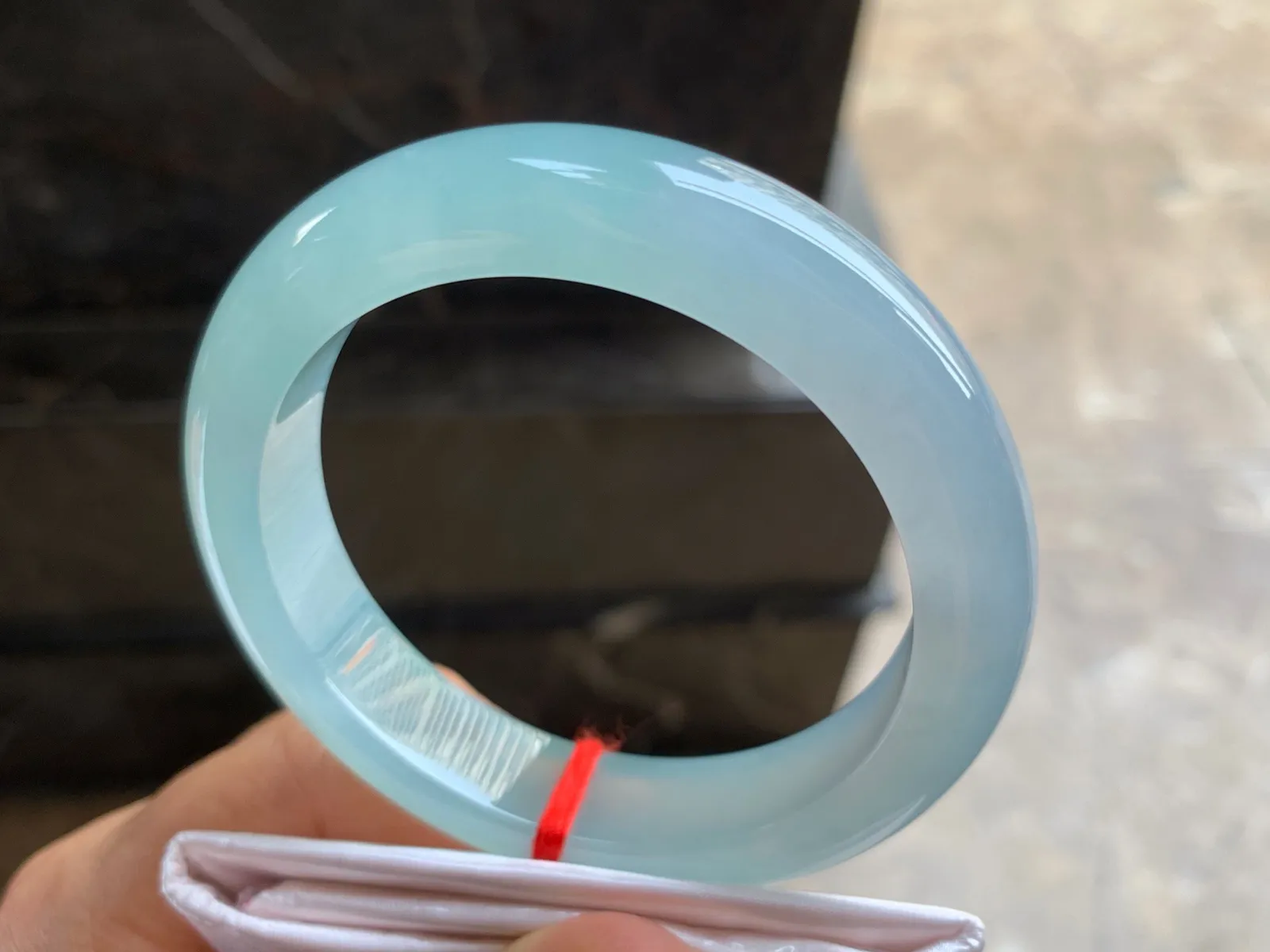 54.5-12.5-9mm
冰种天空蓝手镯 水润光泽 清新