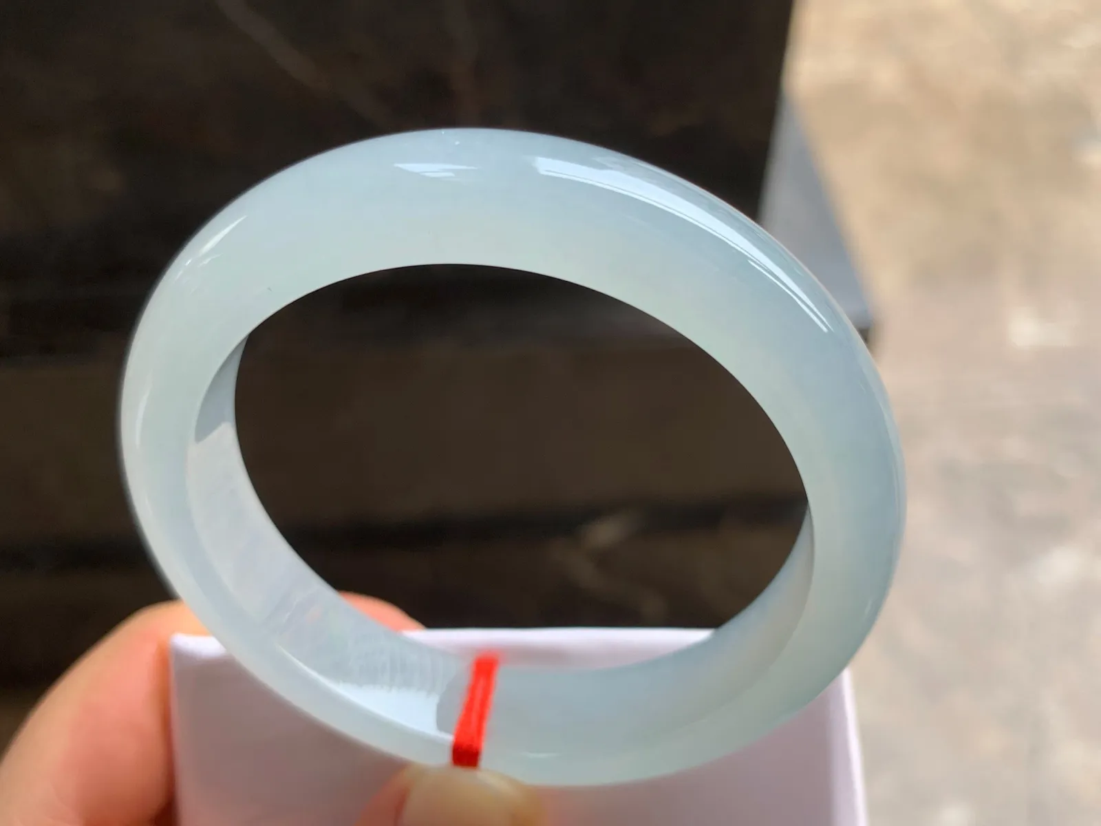 55.5-12.3-8.2mm
冰种手镯 水润光泽 清爽干净