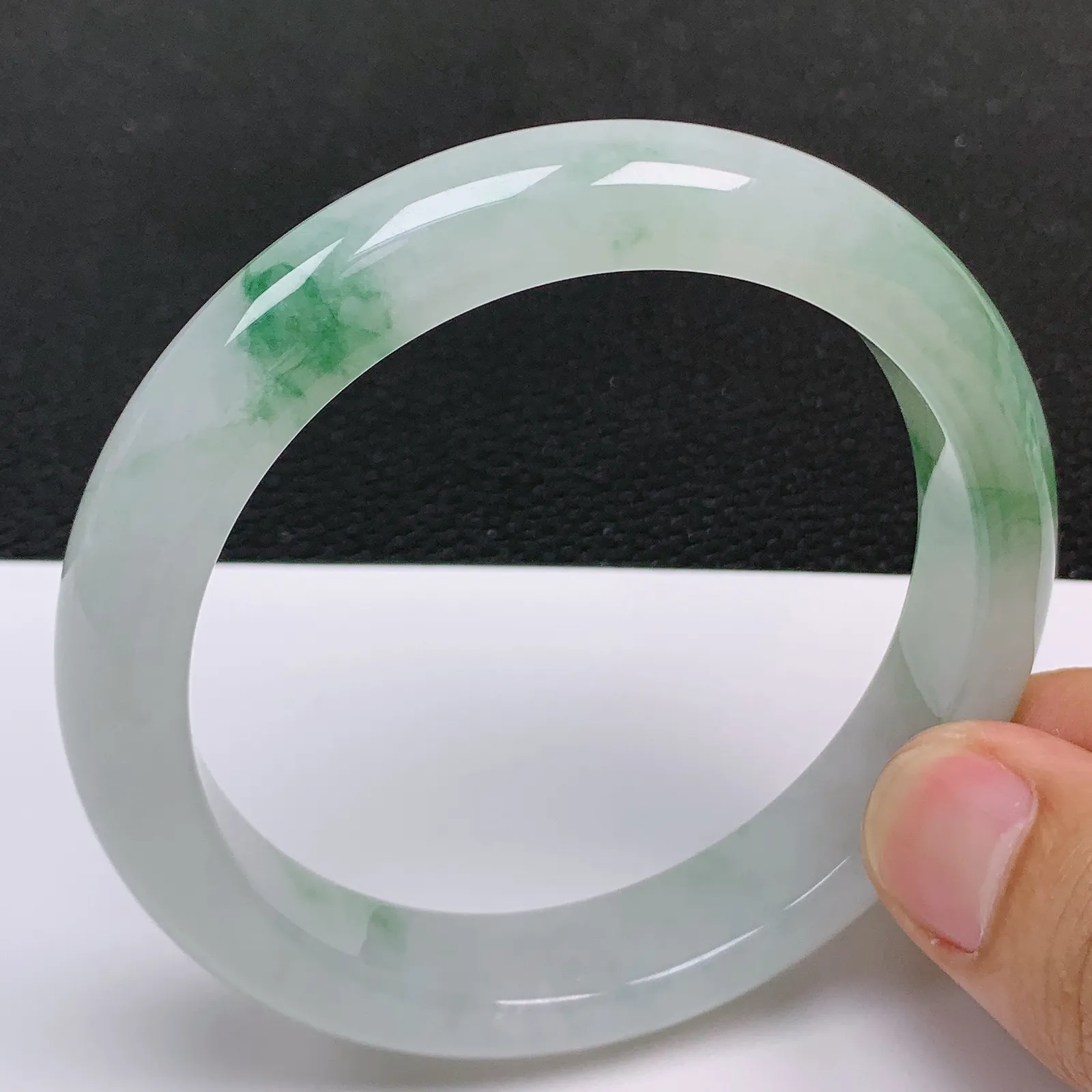 61～62大圈口 天然翡翠老坑冰润飘花正圈手镯 尺寸61.5*12.6*9mm