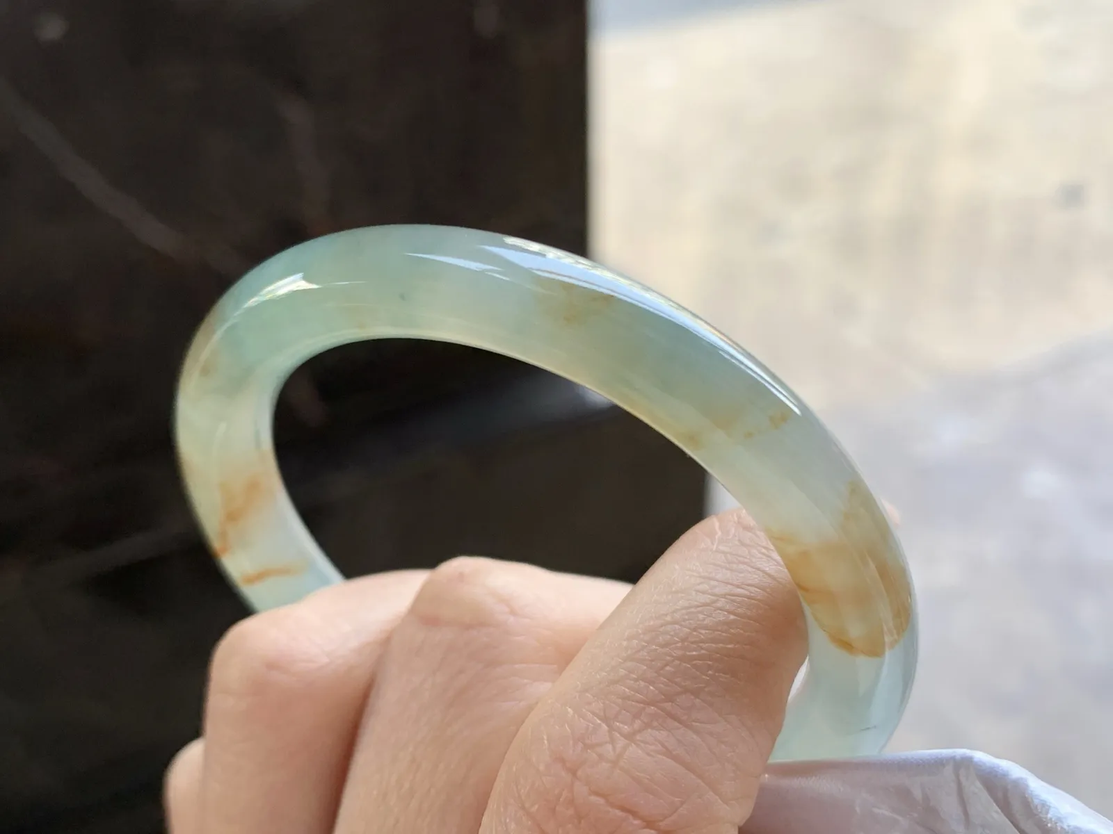 51.5-8.5

黄翡圆条手镯^_^清新 水润