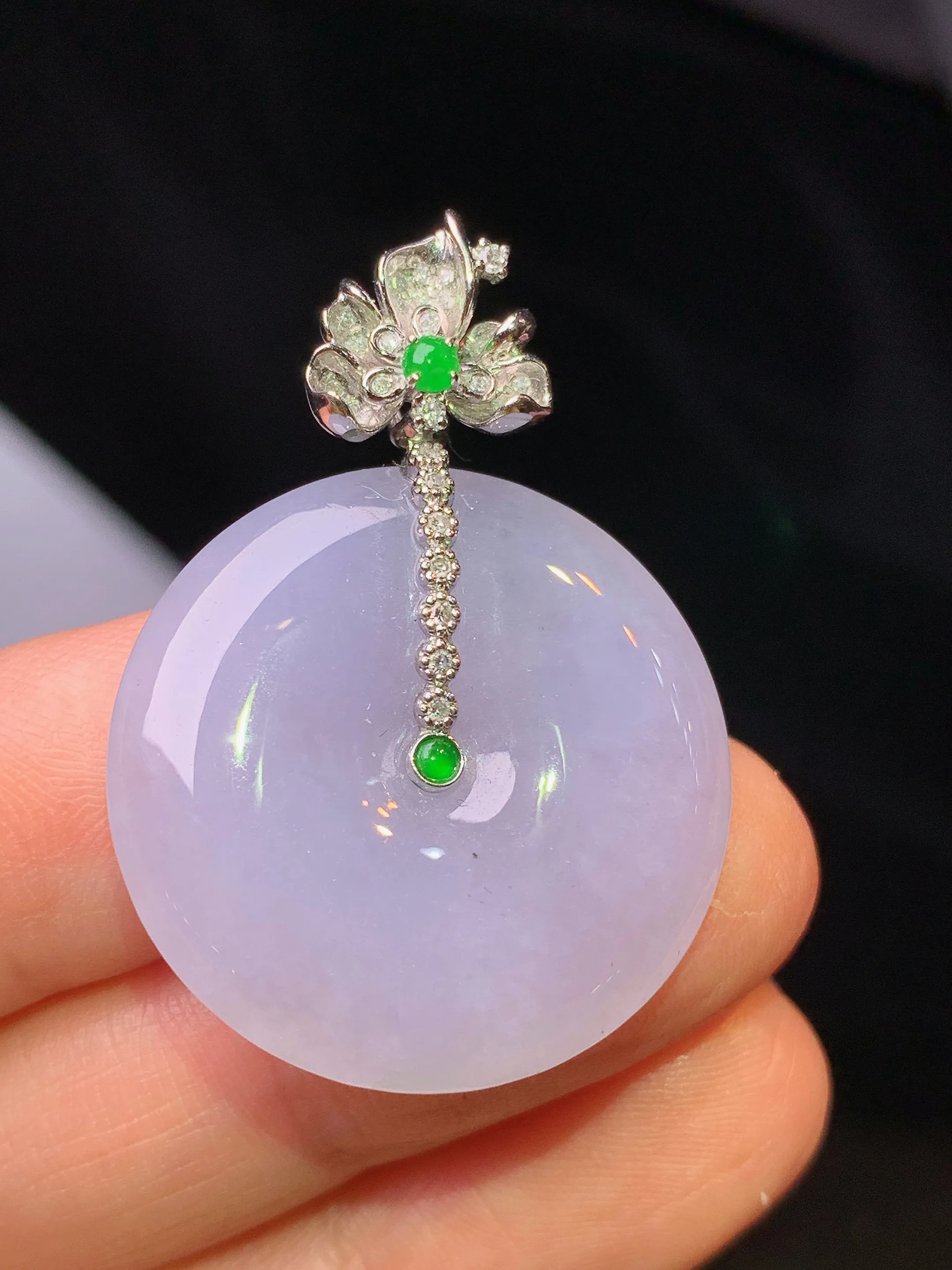 18k金钻镶嵌紫罗兰平安扣吊坠 玉质细腻清新 水润亮眼 整体尺寸35.5*25.5*5.6