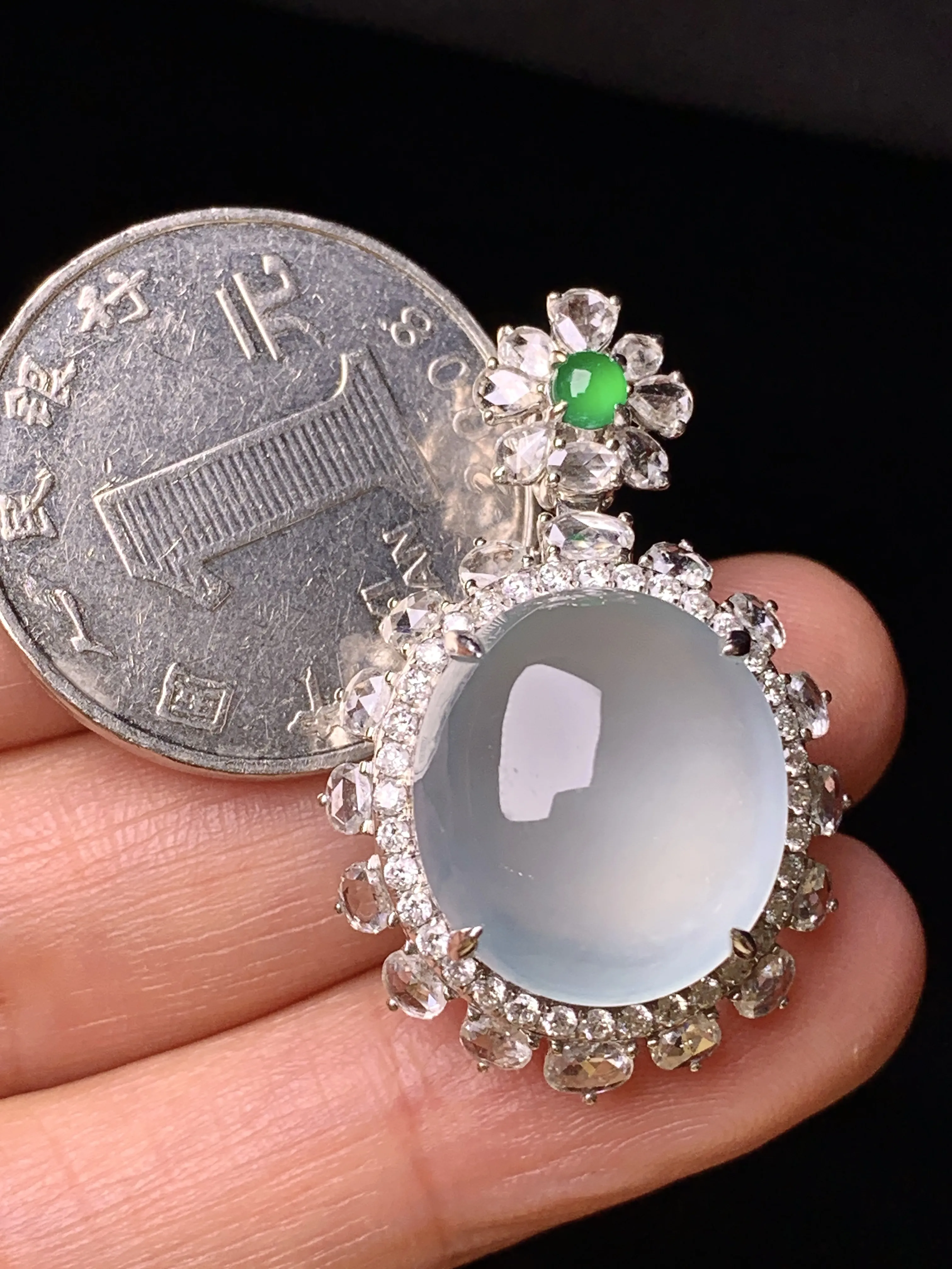 18k金钻镶嵌冰种蛋面戒指吊坠两用款 玉质细腻清新 水润亮眼 圈口13.5 整体尺寸33.3*22*15.5