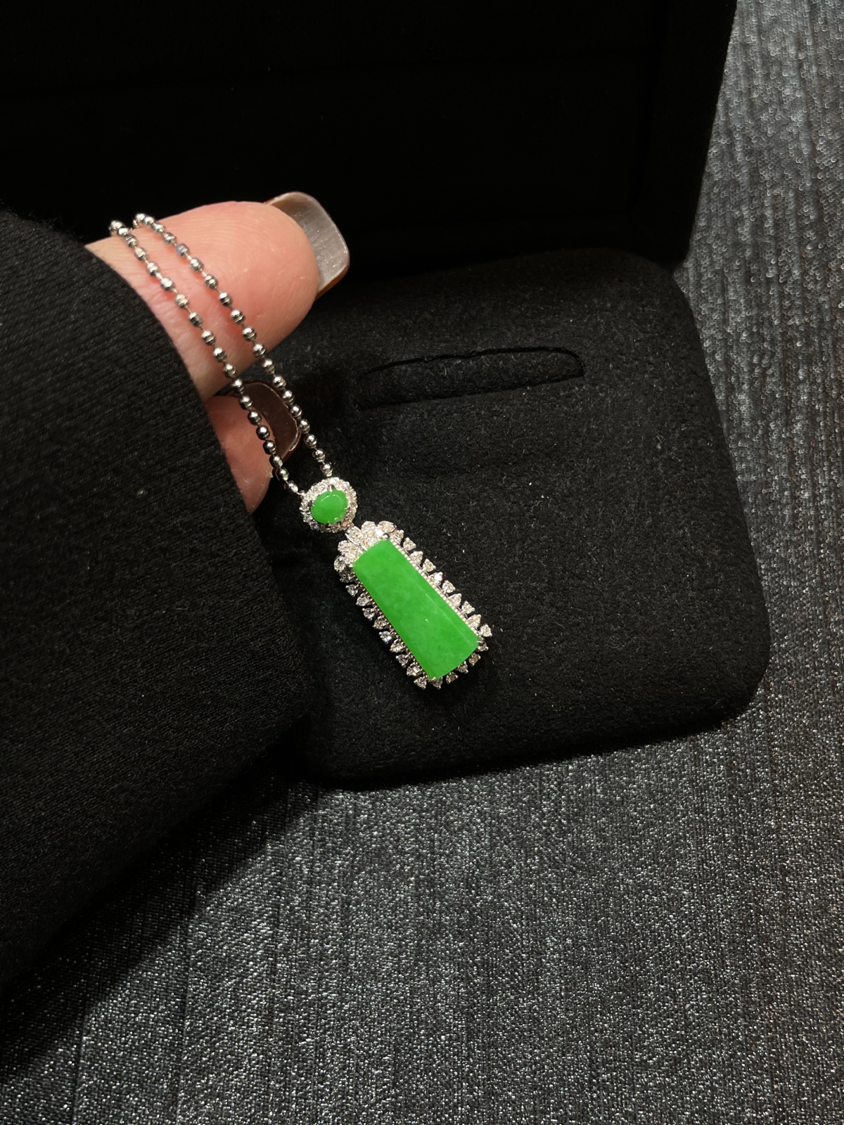 满色 正阳绿 小无事牌吊坠

18k金配钻镶嵌