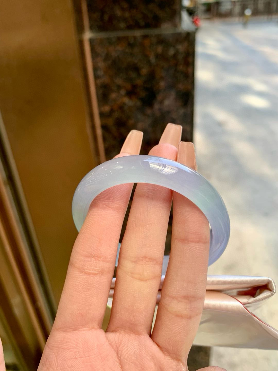 冰春彩贵妃
53.5-45.7-9.8-6
完美，清新淡雅，灵动温润，安宁清淡，明朗欢愉，给人无比的温柔与浪漫之感，优雅显气质！