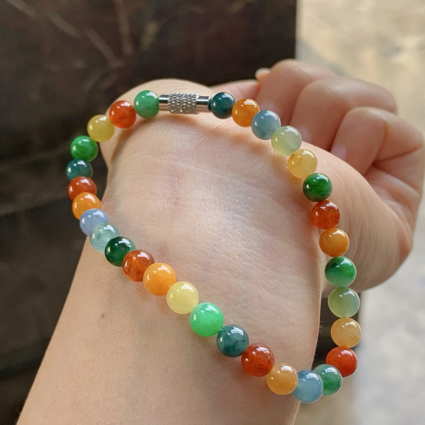 多彩手串^_^颜色鲜艳 玉质温润
