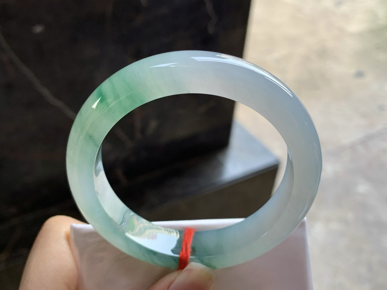 55-13-8.6

绿花手镯^_^清新细腻