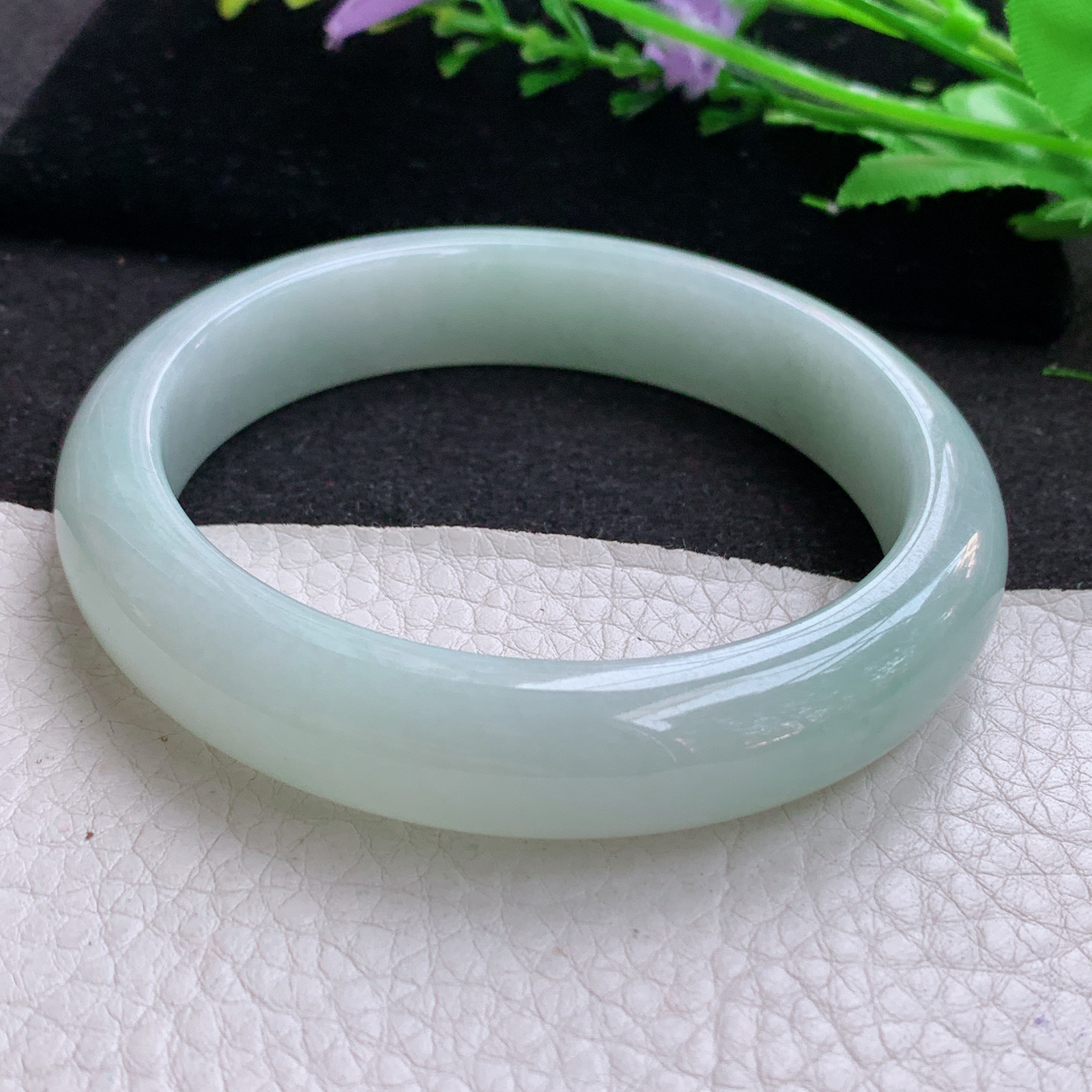 p大圈口61*13.3*8.8平安镯 天然缅甸翡翠A货胶感浅绿水润宽边玉手环