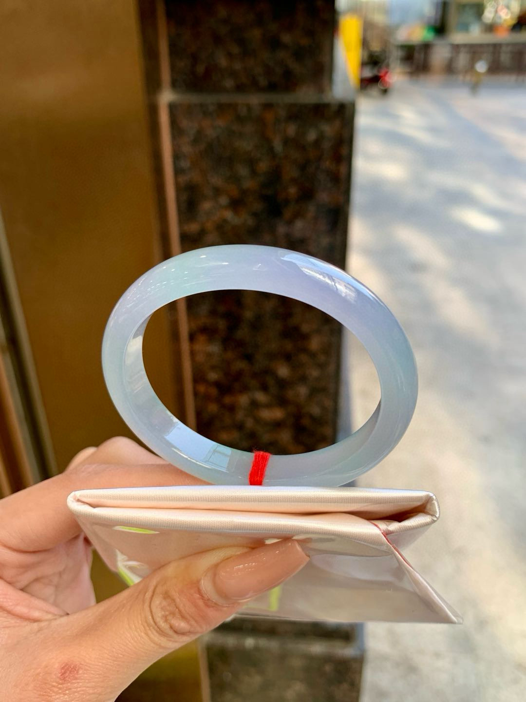 冰春彩贵妃
53.5-45.7-9.8-6
完美，清新淡雅，灵动温润，安宁清淡，明朗欢愉，给人无比的温柔与浪漫之感，优雅显气质！